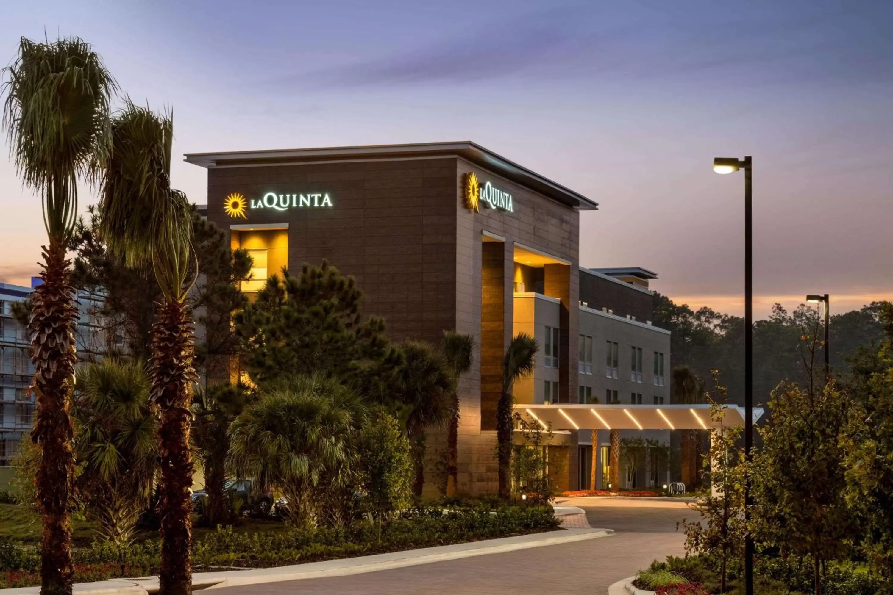 Property building in La Quinta Inn & Suites by Wyndham Orlando I-Drive Theme Parks