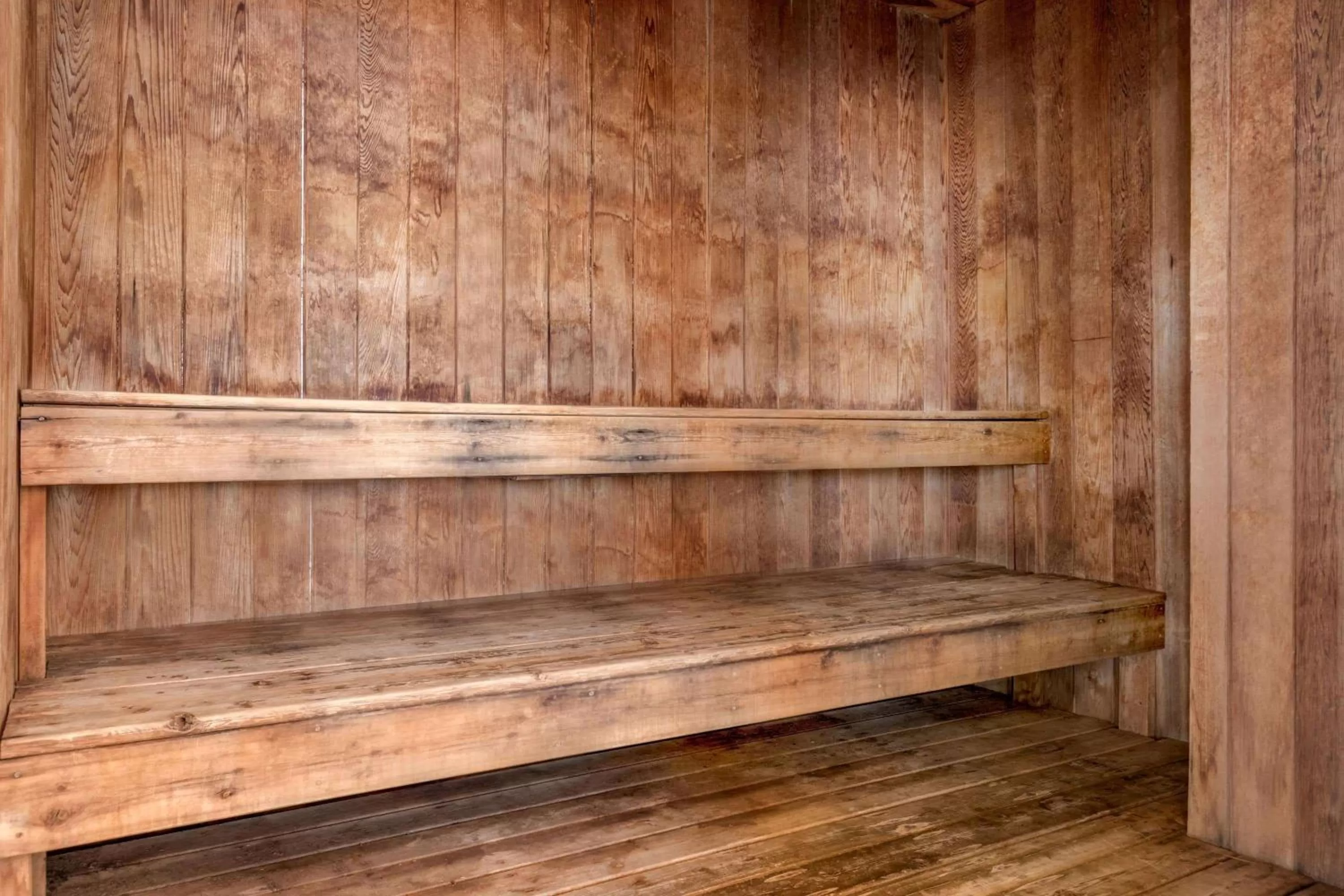 Spa and wellness centre/facilities in Travelodge Hotel by Wyndham Kingston Lasalle