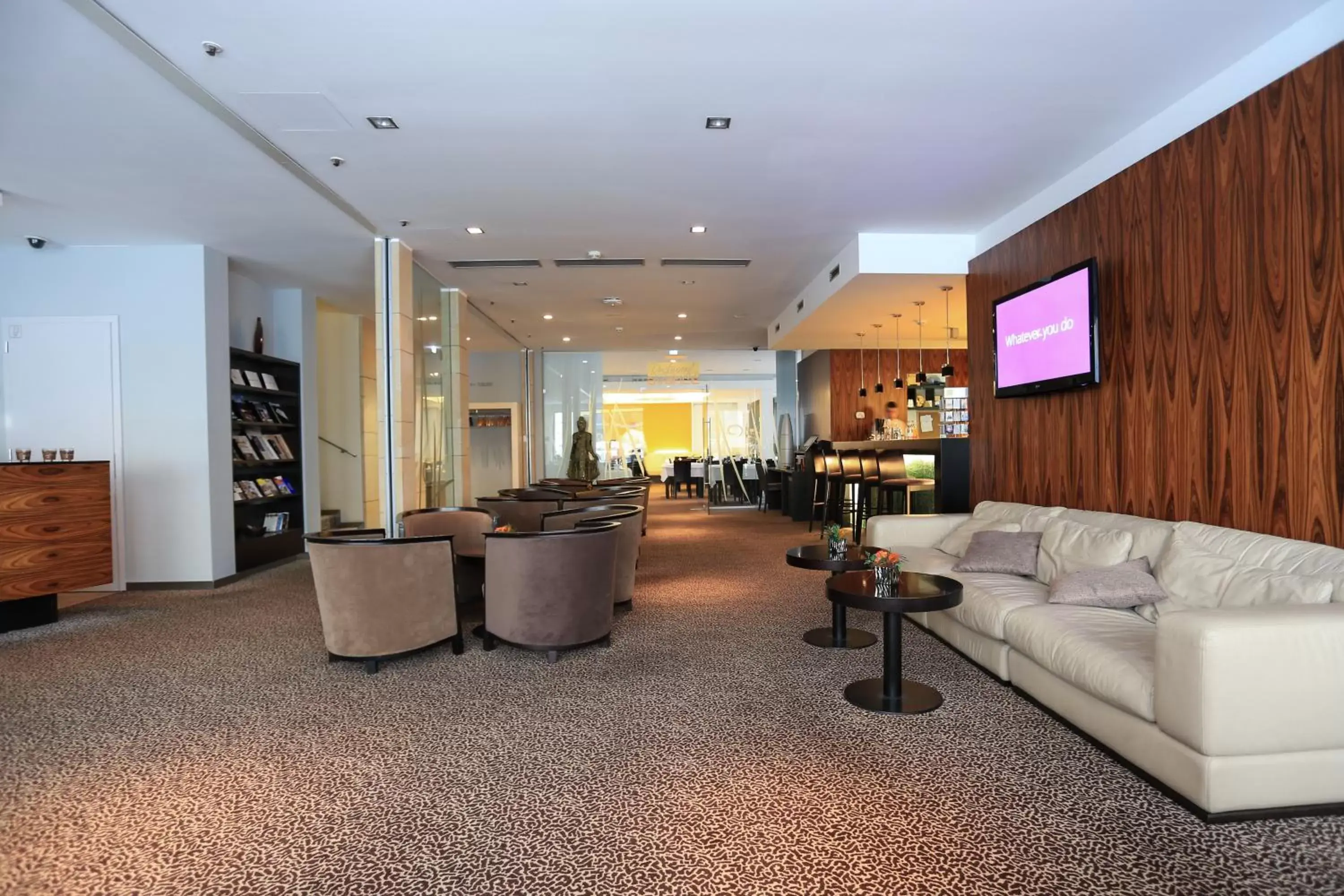 Seating area, Lobby/Reception in Hotel Avance