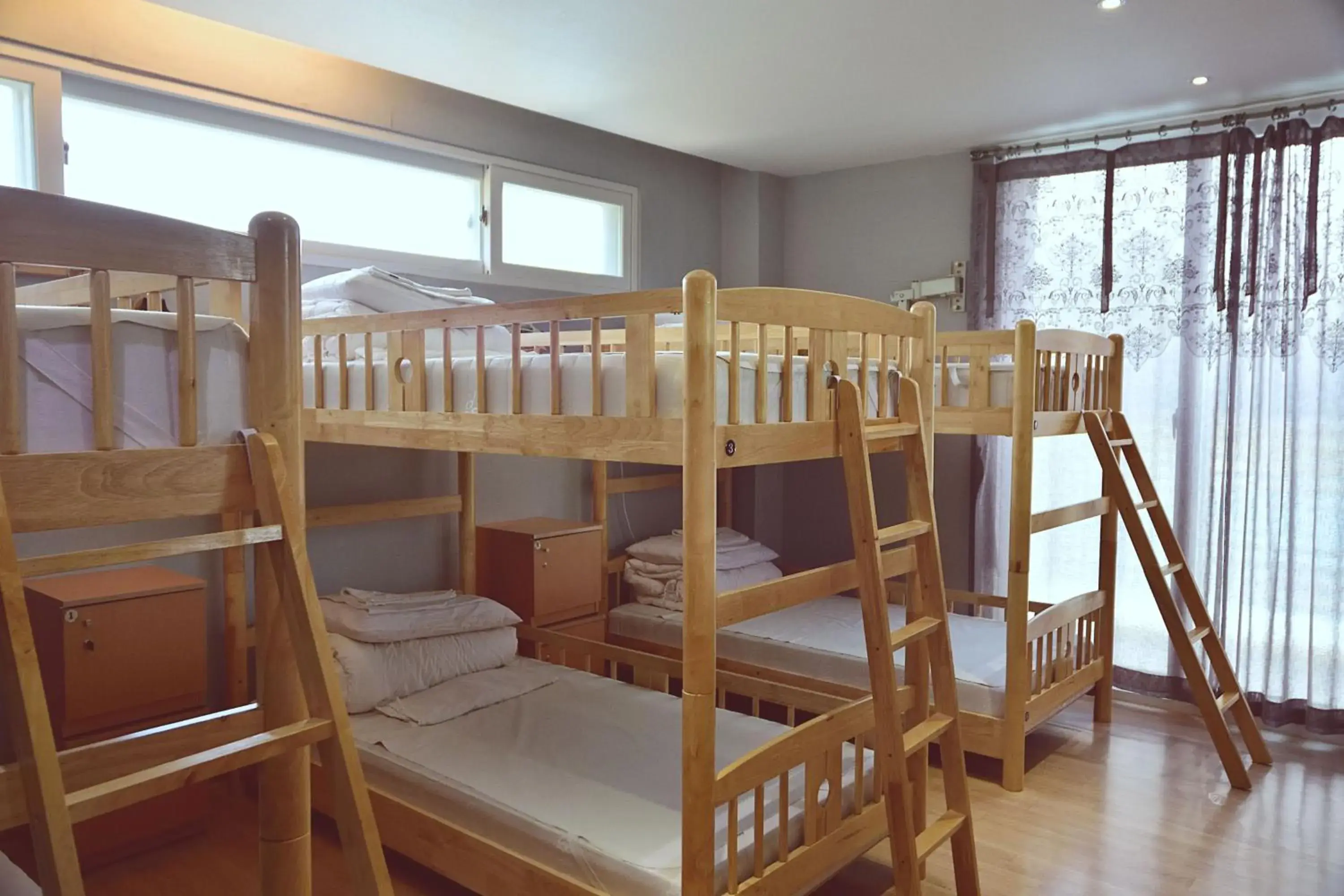Bed in 6-Bed Male Dormitory Room in Andong Poong-gyung HOSTEL n LIBRARY