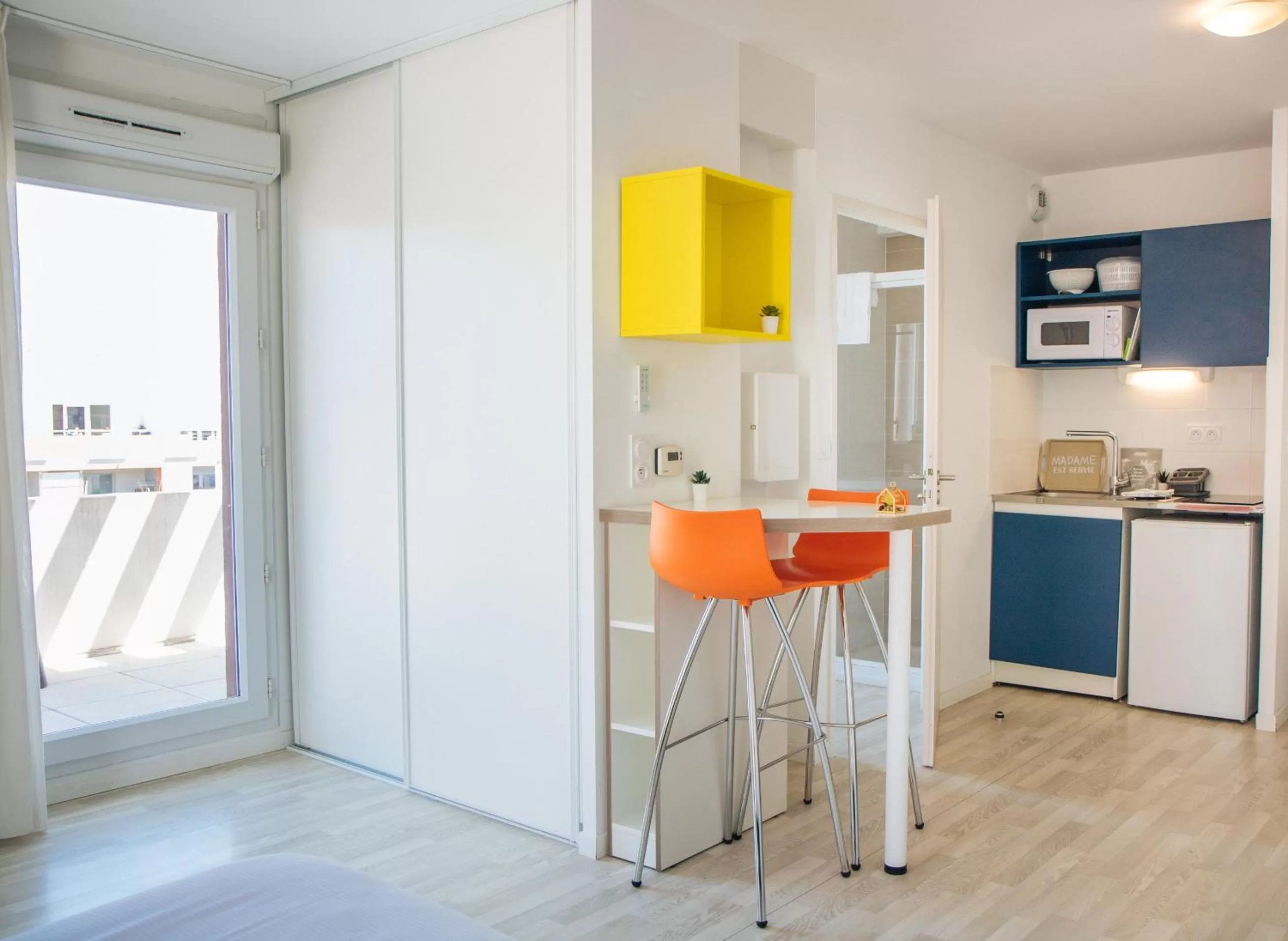 Kitchen/Kitchenette in Twenty Business Flats Nîmes Trigone