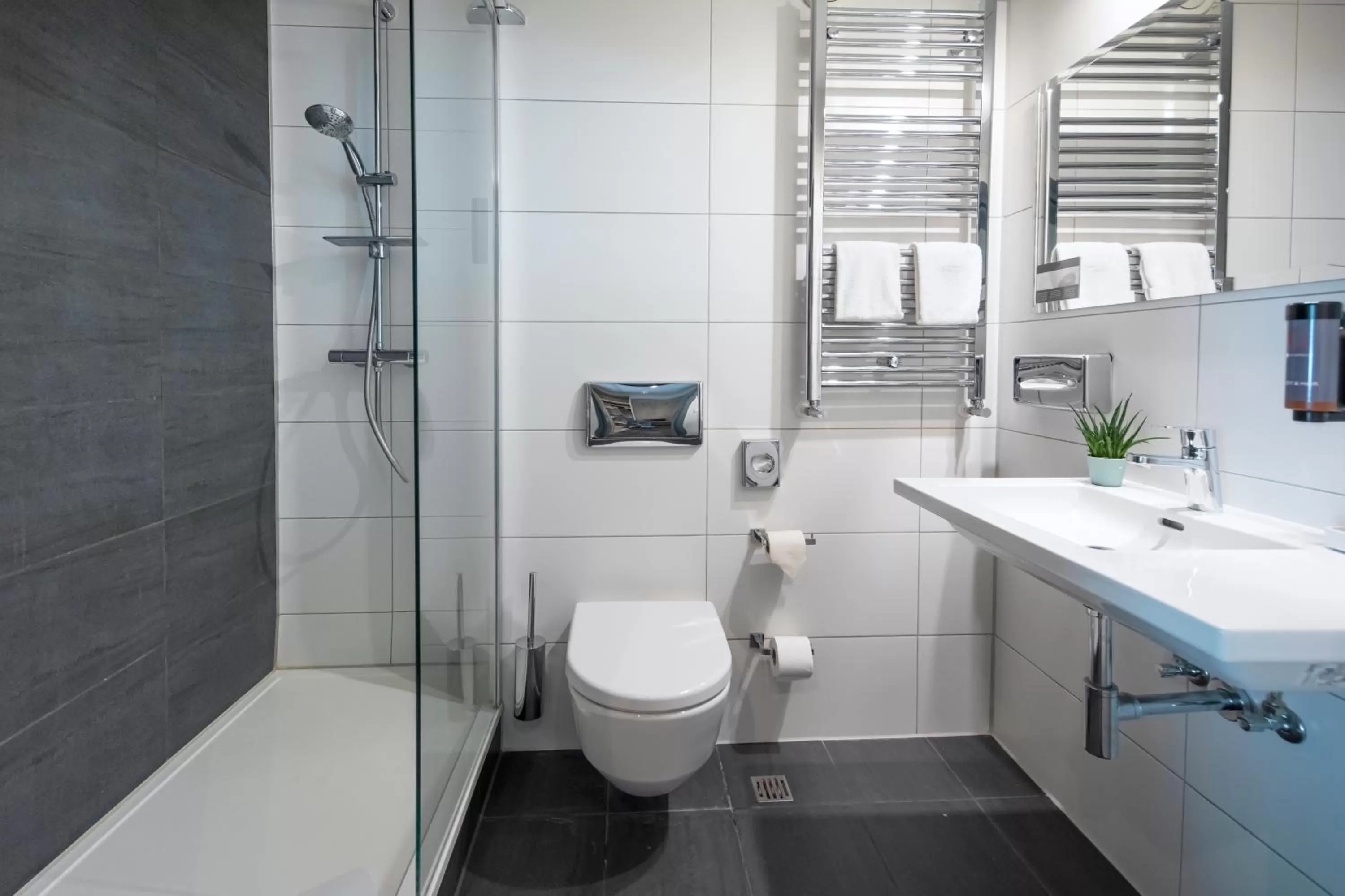 Bathroom in Michel Hotel Landshut Kaiserhof