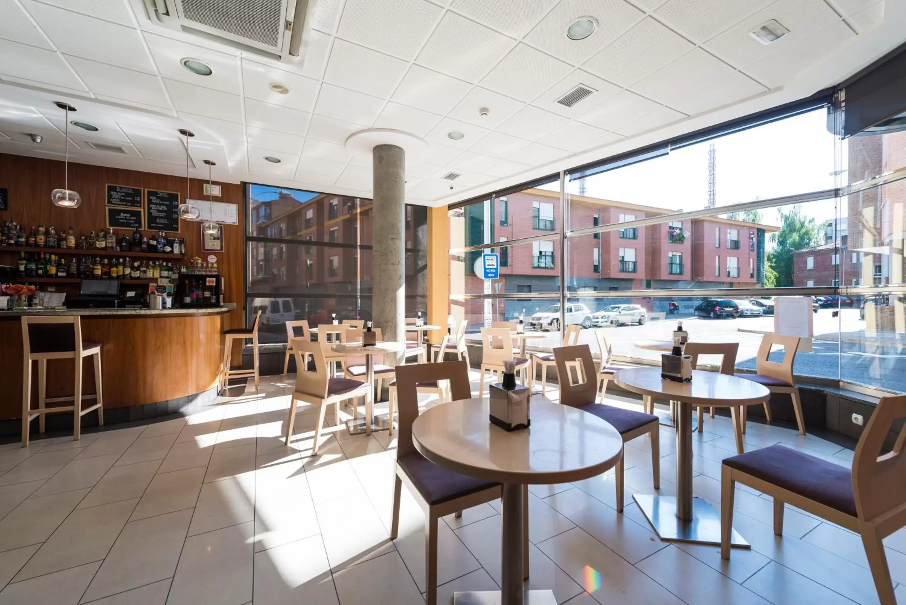 Lounge or bar in FC Infantas de León Lounge or bar in FC Infantas de León