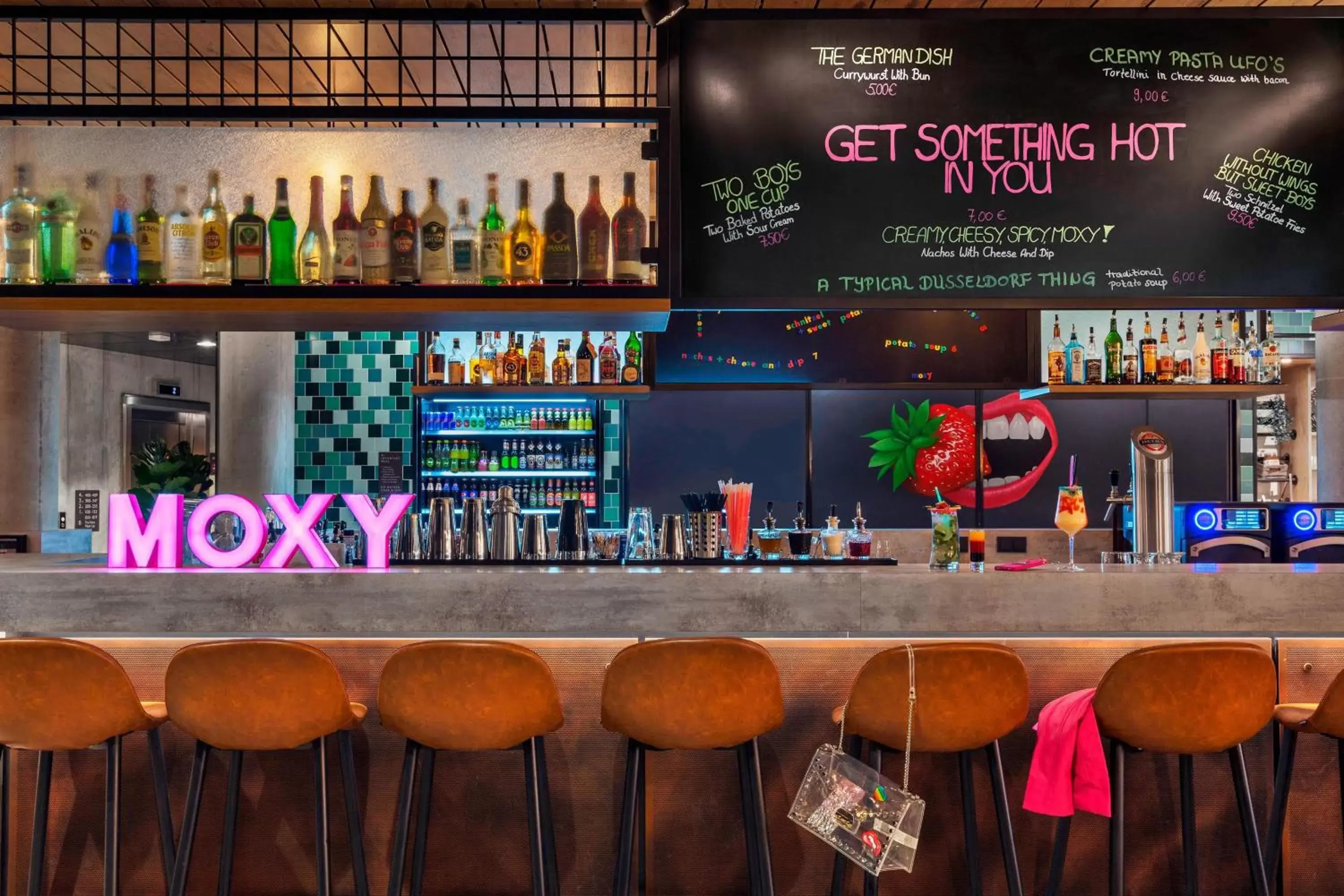 Restaurant/places to eat, Lounge/Bar in Moxy Duesseldorf South