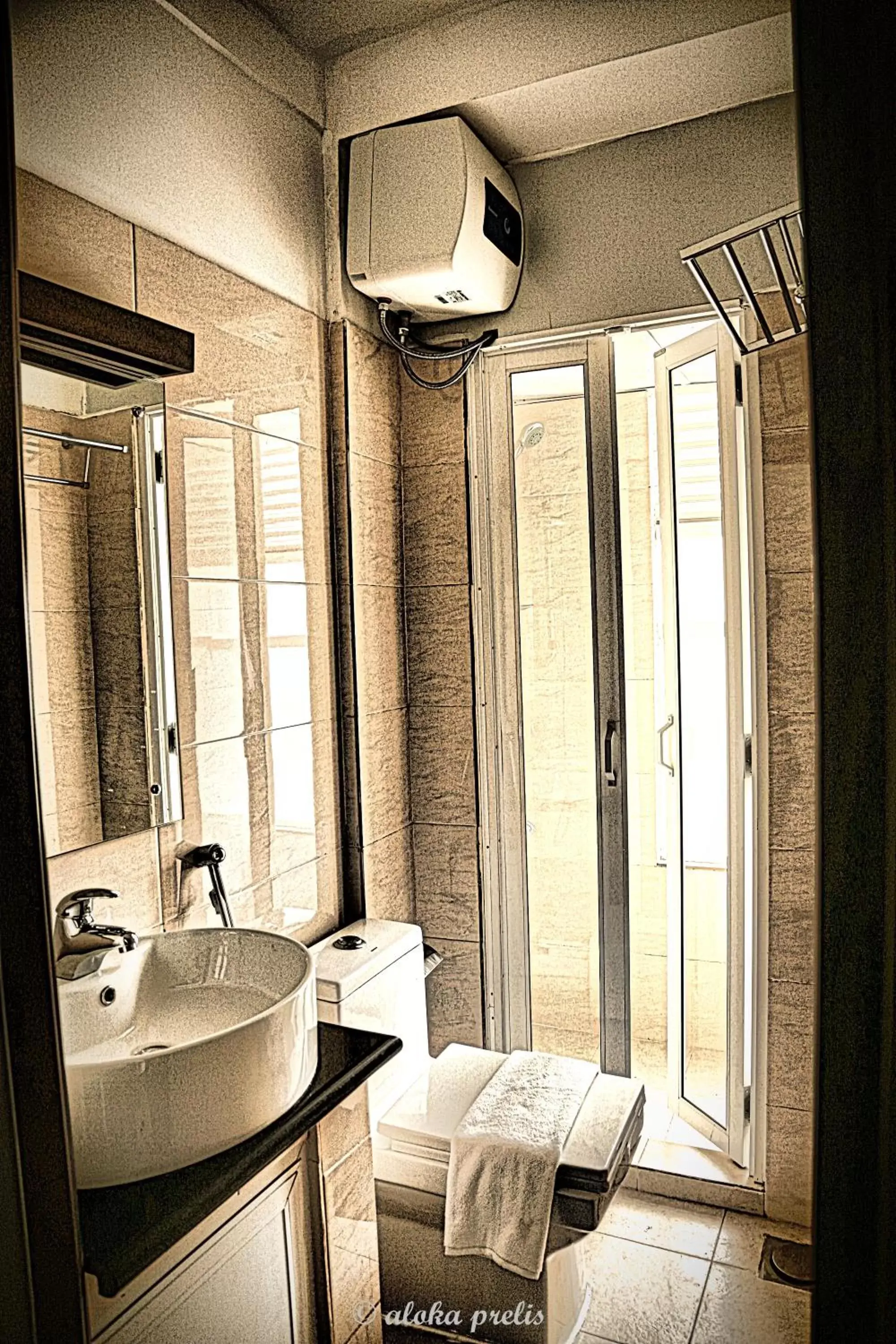 Bathroom in Ceylon City Hotel,Colombo