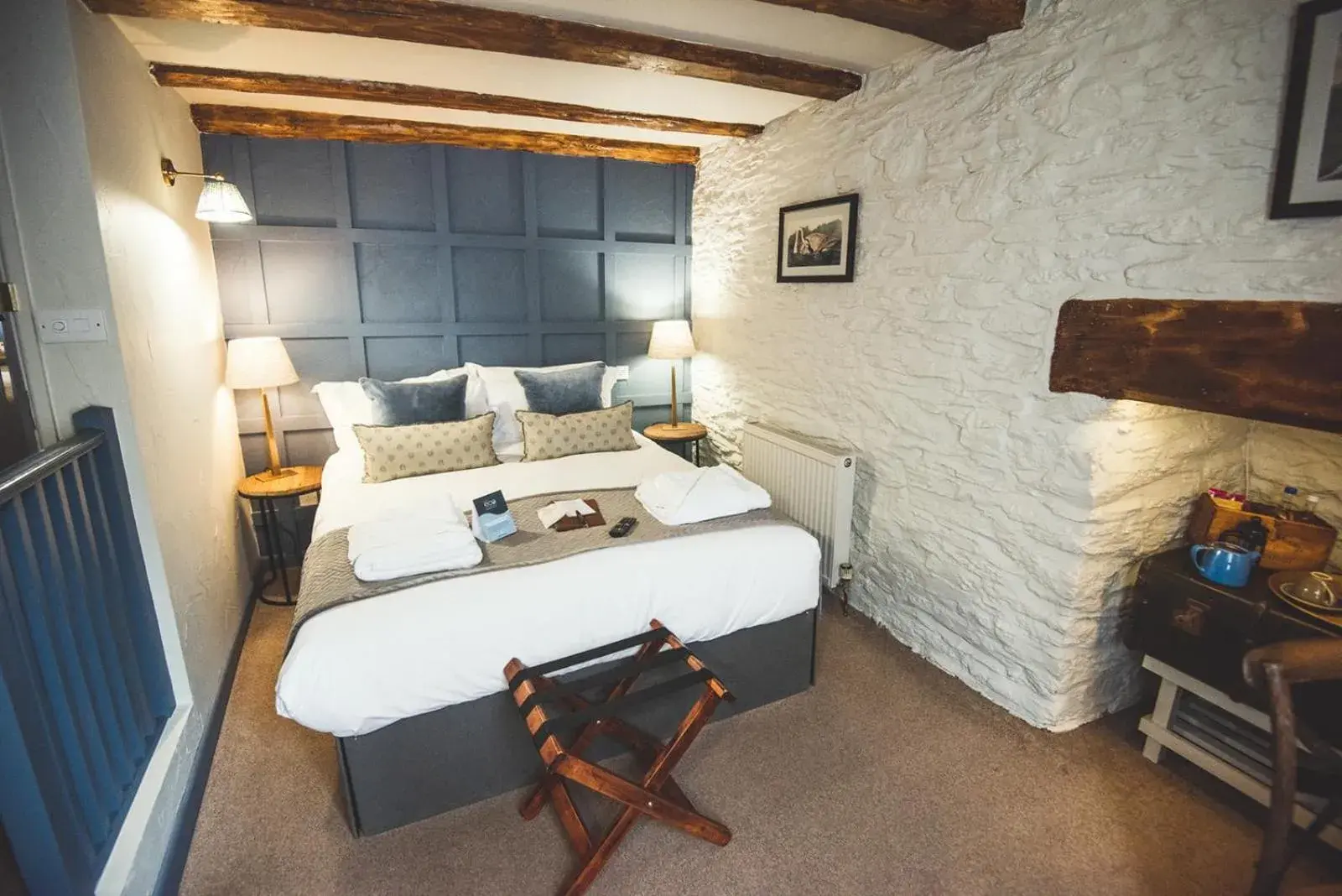 Bed in Bayards Cove Inn