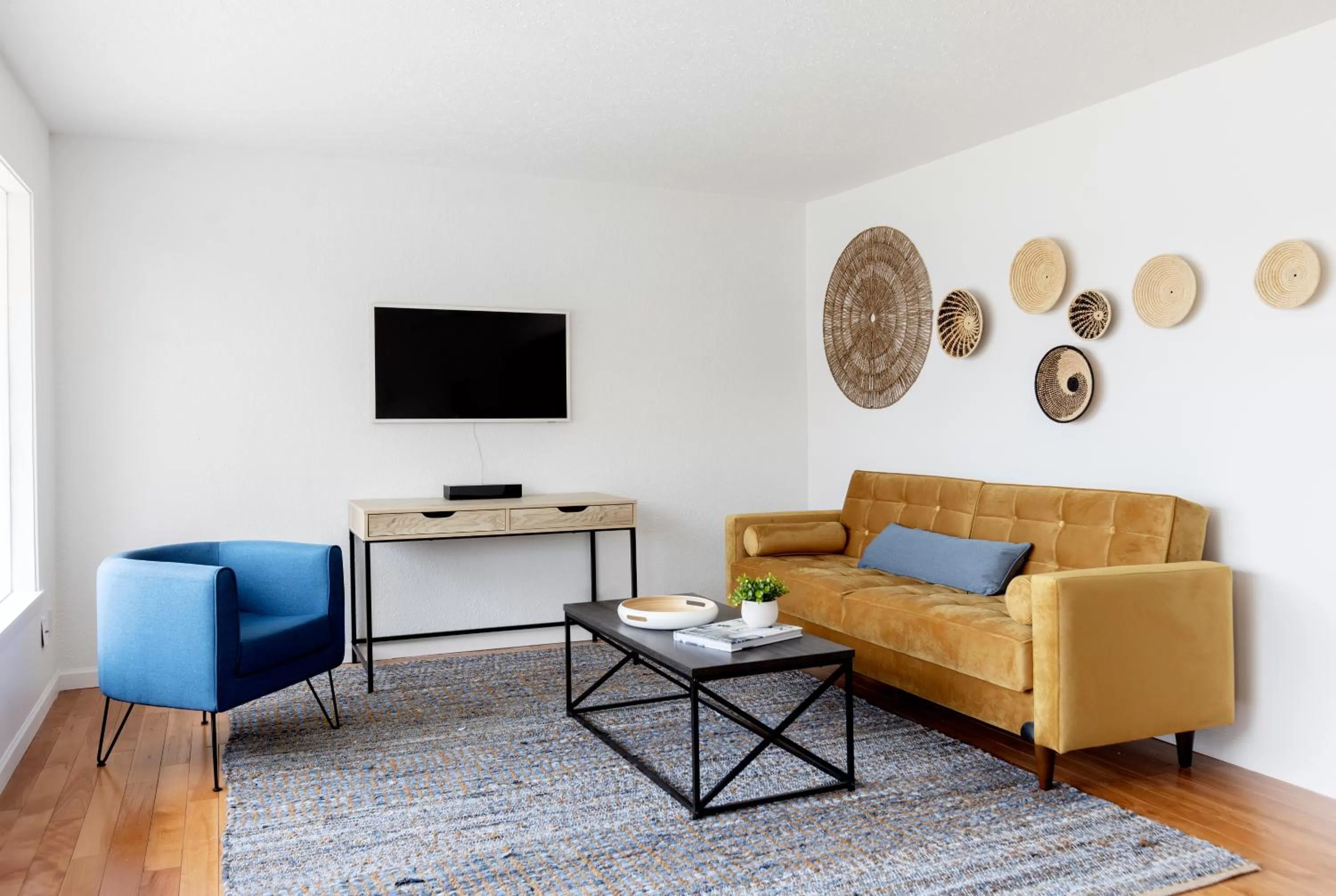 TV and multimedia in Kettle Valley Beach Resort