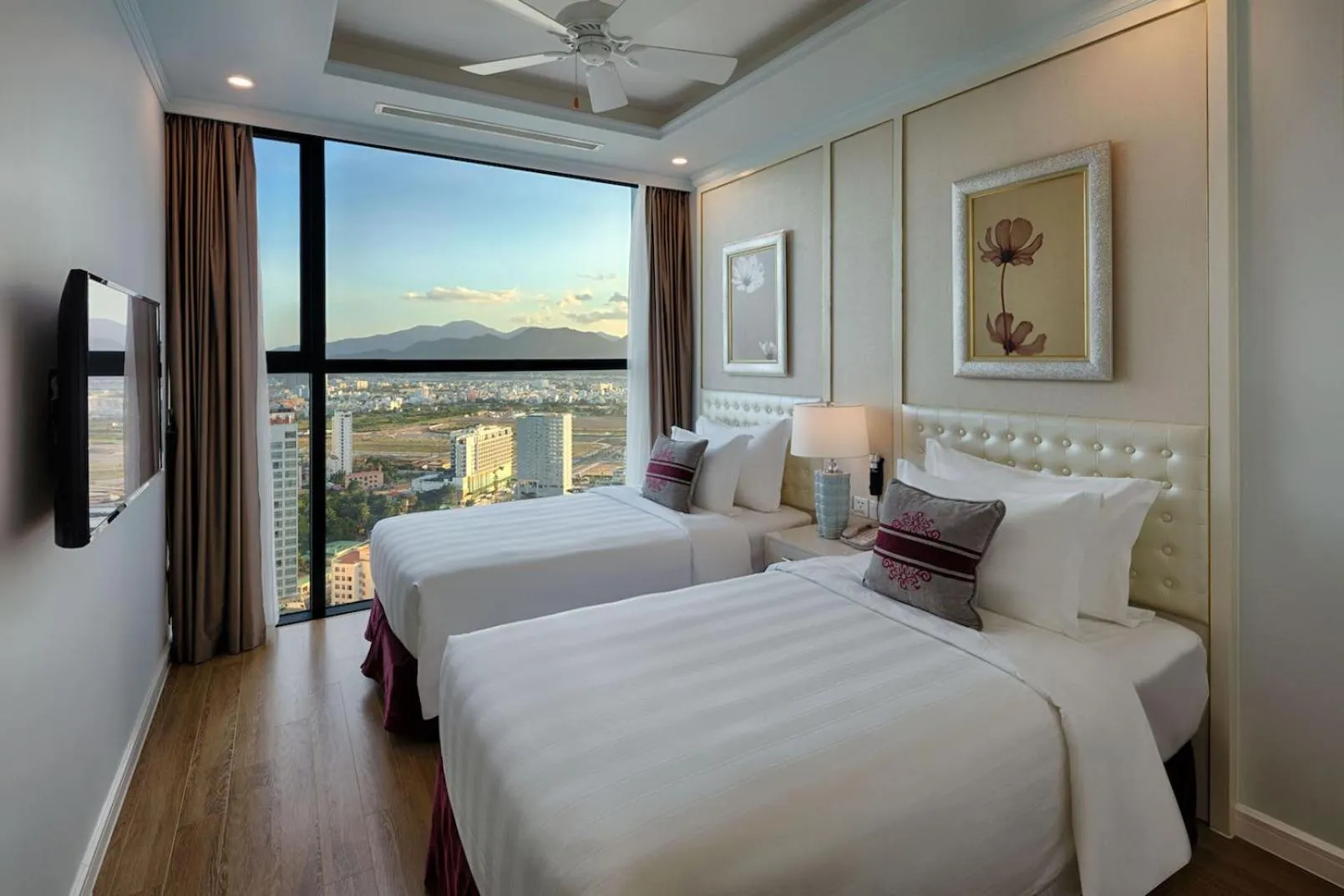 Bed in Vinpearl Beachfront Nha Trang