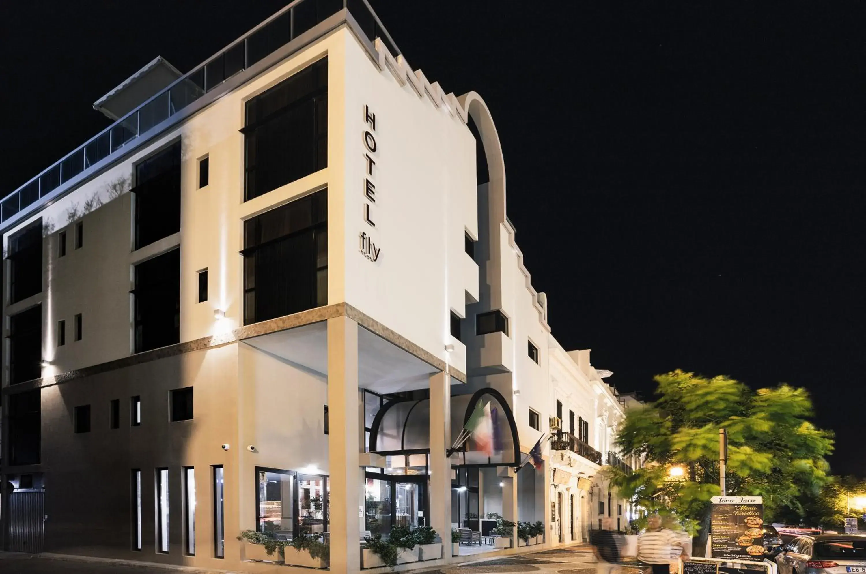 Property building in Hotel Fly Property building in Hotel Fly