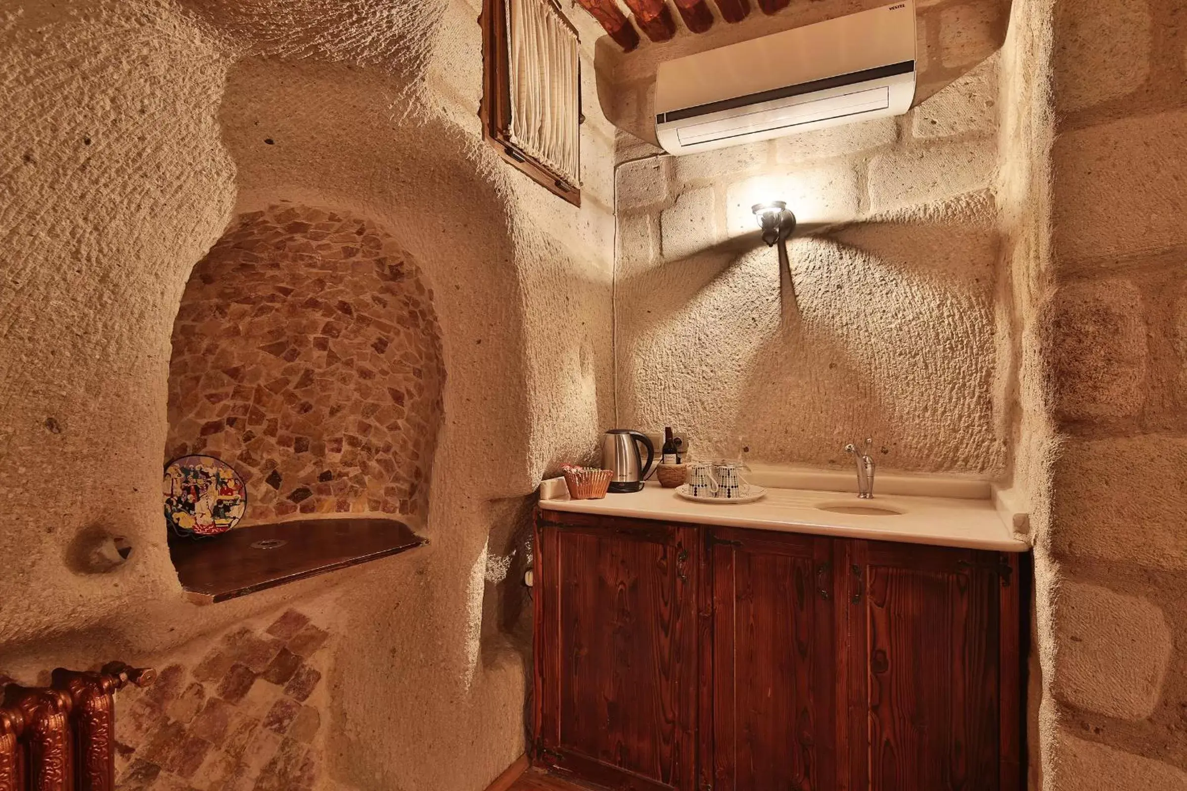 Coffee/tea facilities, Bathroom in Cappadocia Cave Suites