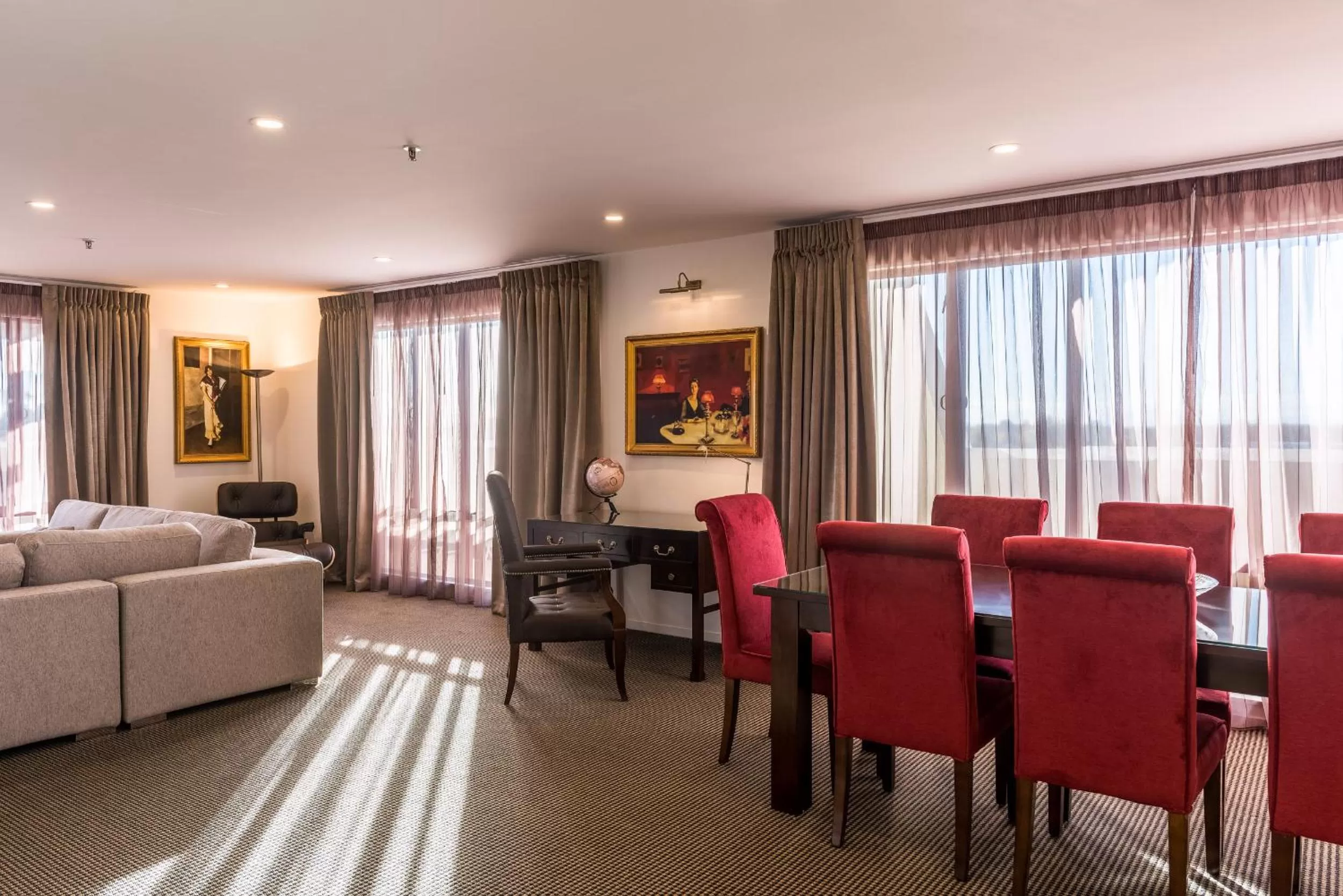 Living room in Fino Hotel & Suites