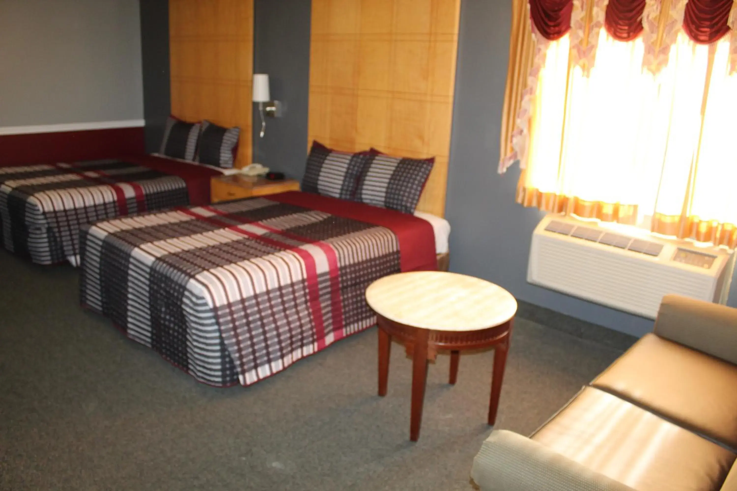 Bedroom, Bed in Liberty Inn