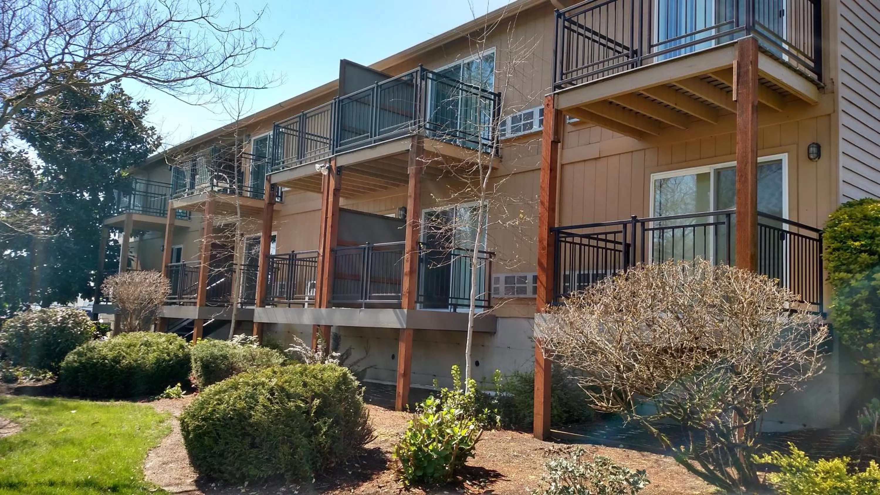 Property building in Lewis River Inn