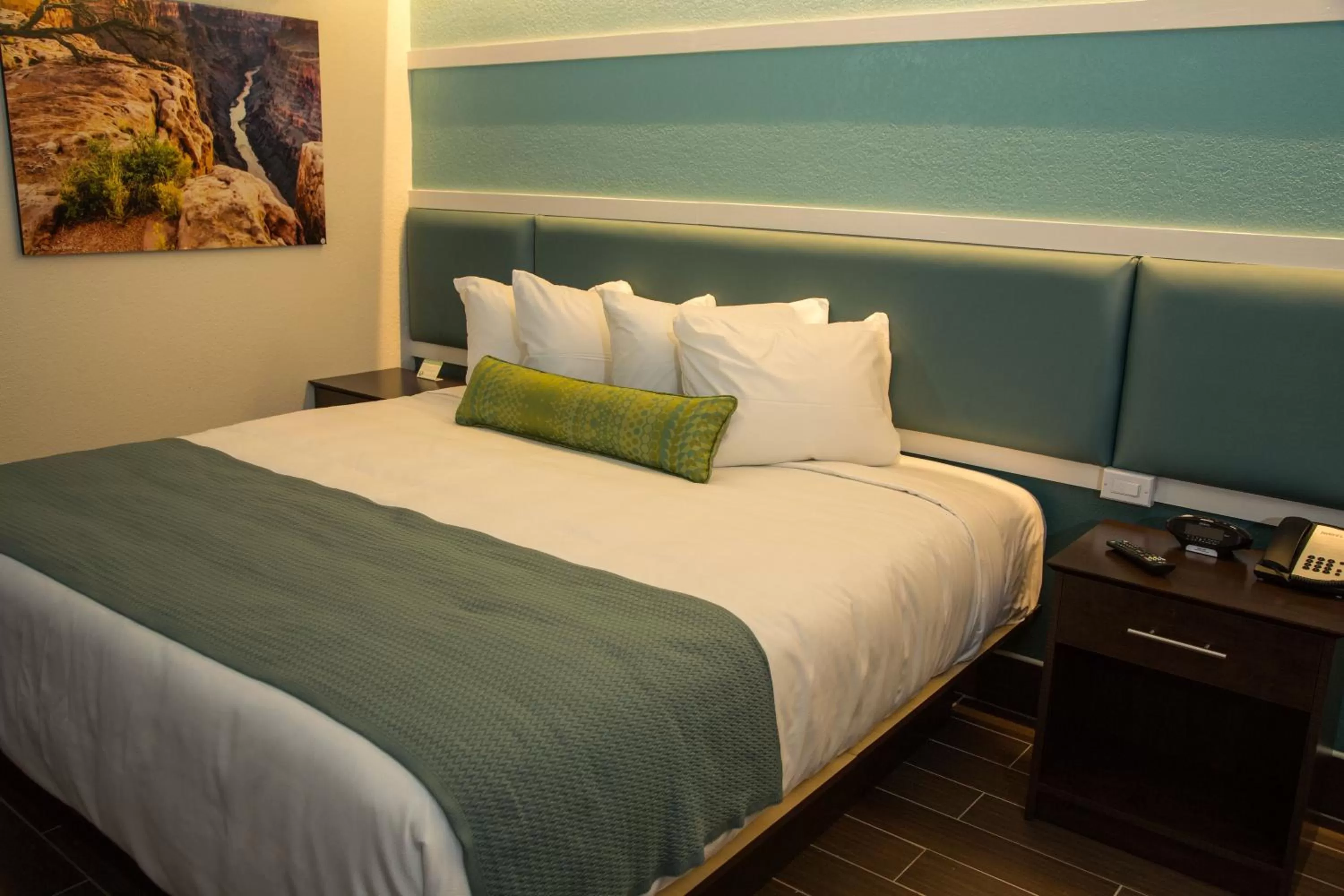 Bed in The Flagler Inn - Saint Augustine