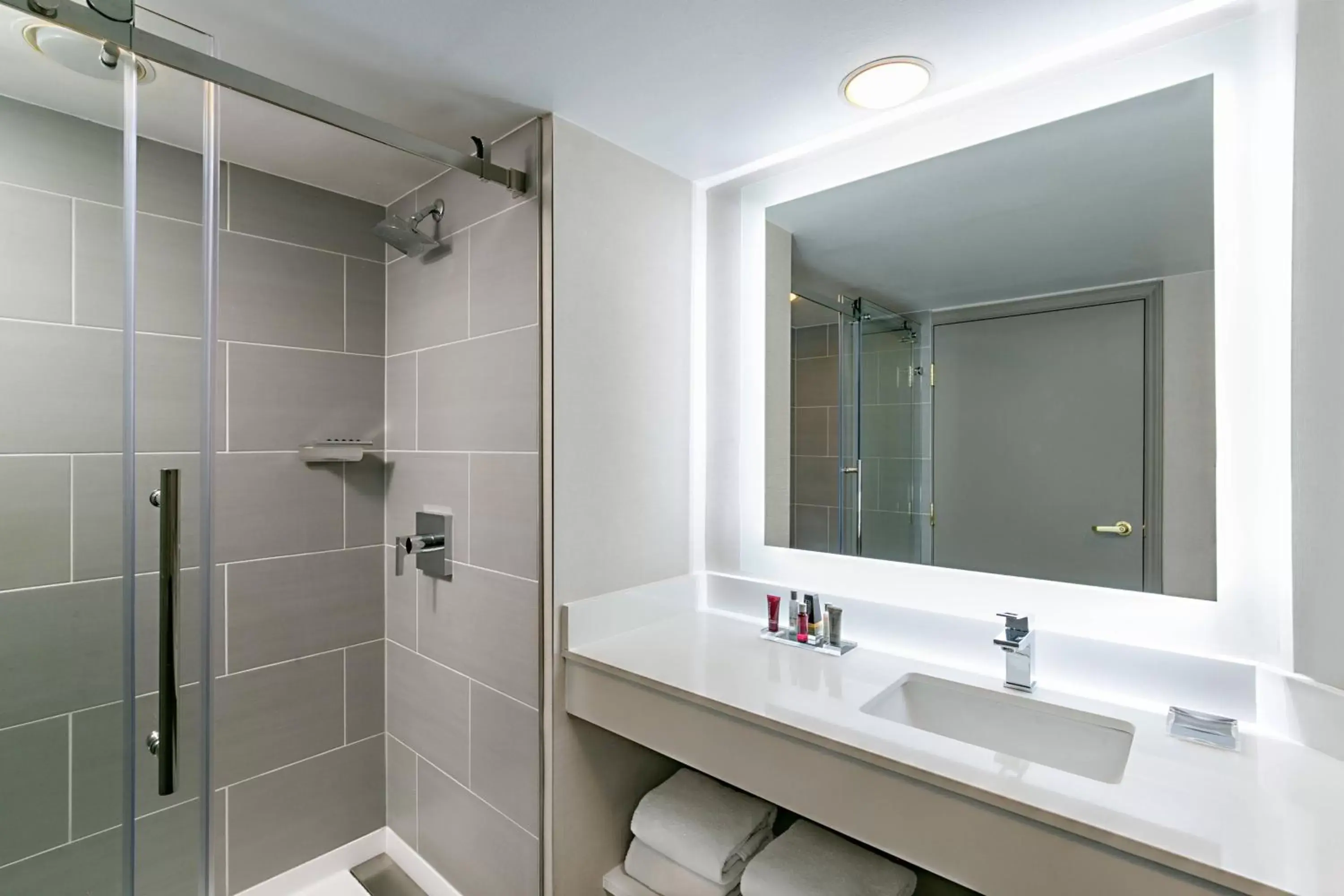 Concierge Level Guest Room with Two Queen Beds in Marriott Dallas Las Colinas Concierge Level Guest Room with Two Queen Beds in Marriott Dallas Las Colinas