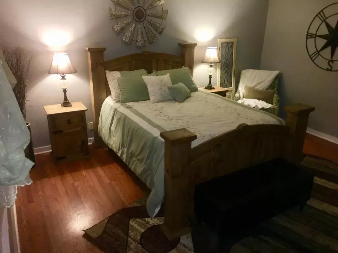 Photo of the whole room, Bed in The Monastery at Forest Lake