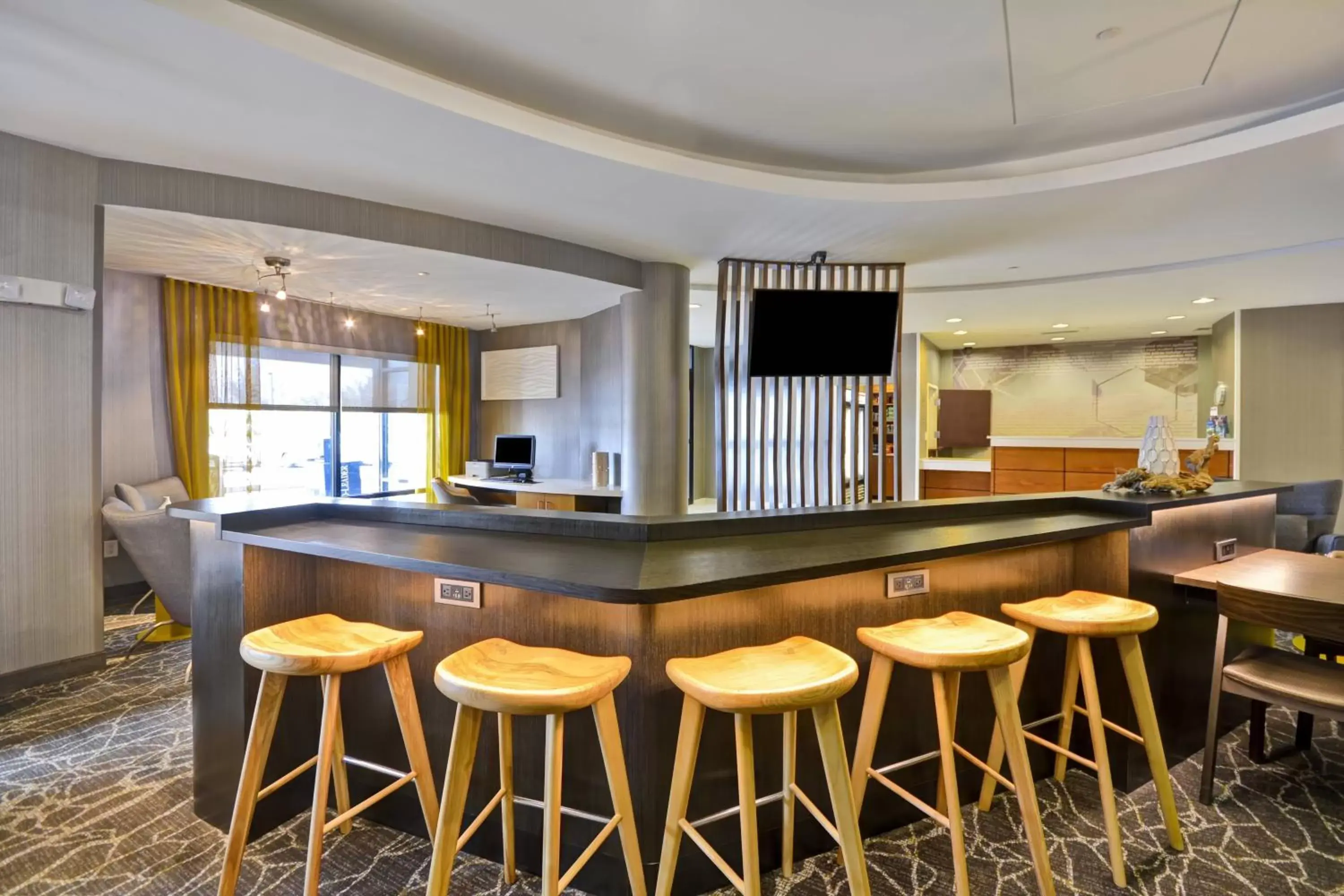 Lobby or reception, Lounge/Bar in SpringHill Suites Lexington Near the University of Kentucky