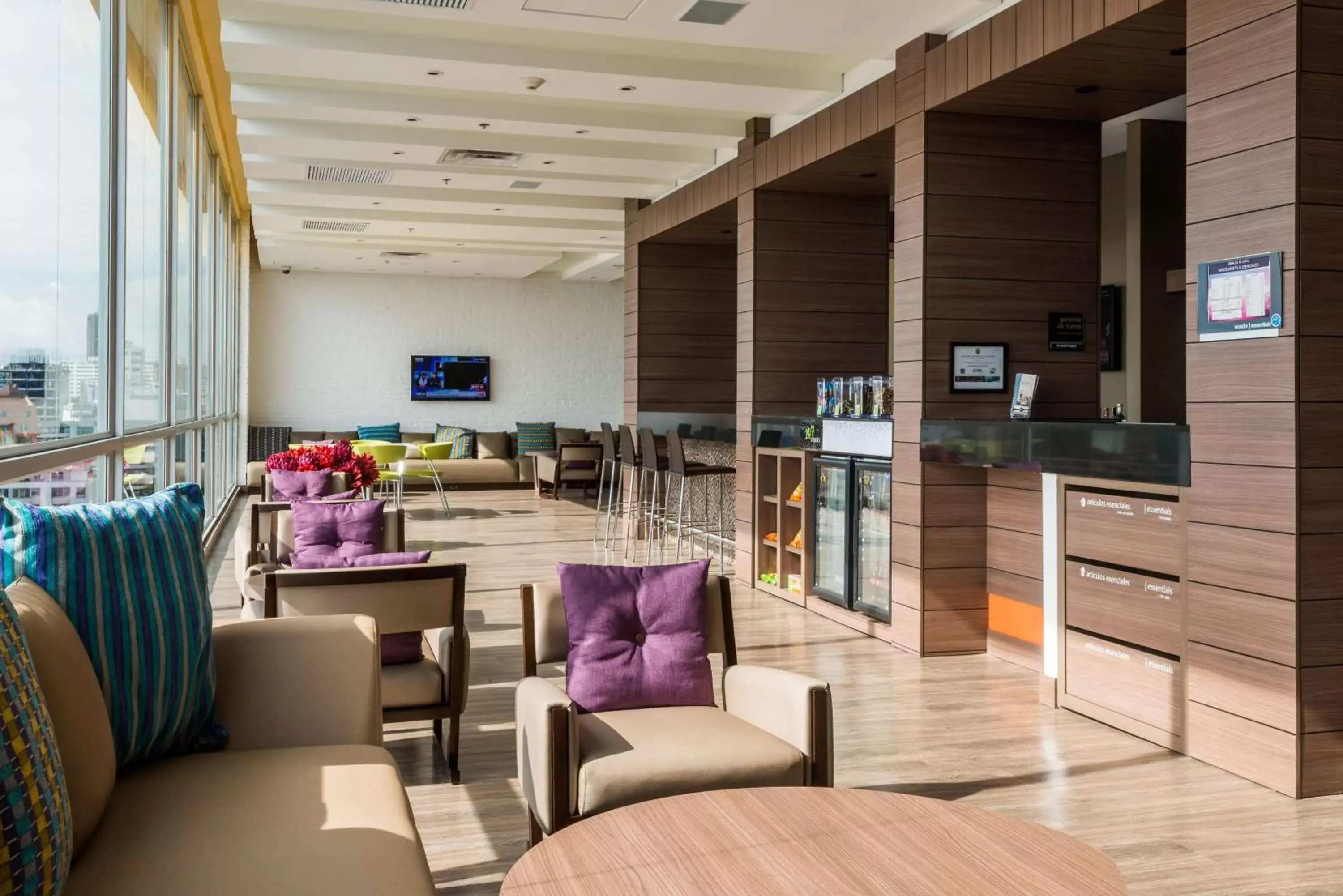 Lobby or reception in Hampton By Hilton Bucaramanga