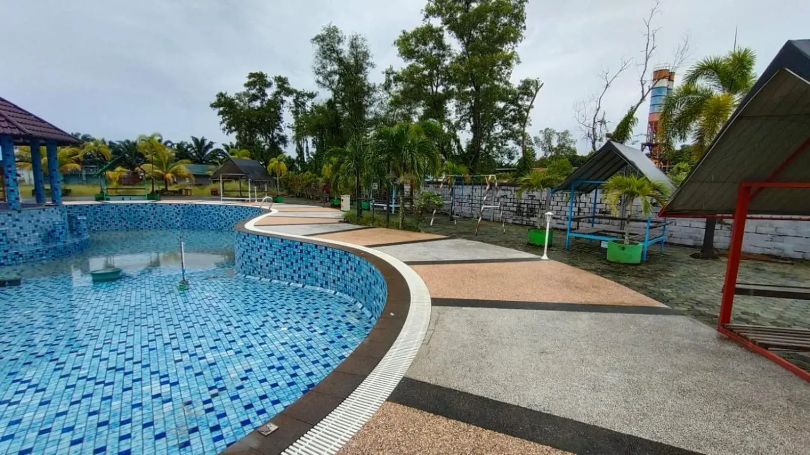 Swimming Pool in Capital O 91806 Hotel Batu Suli