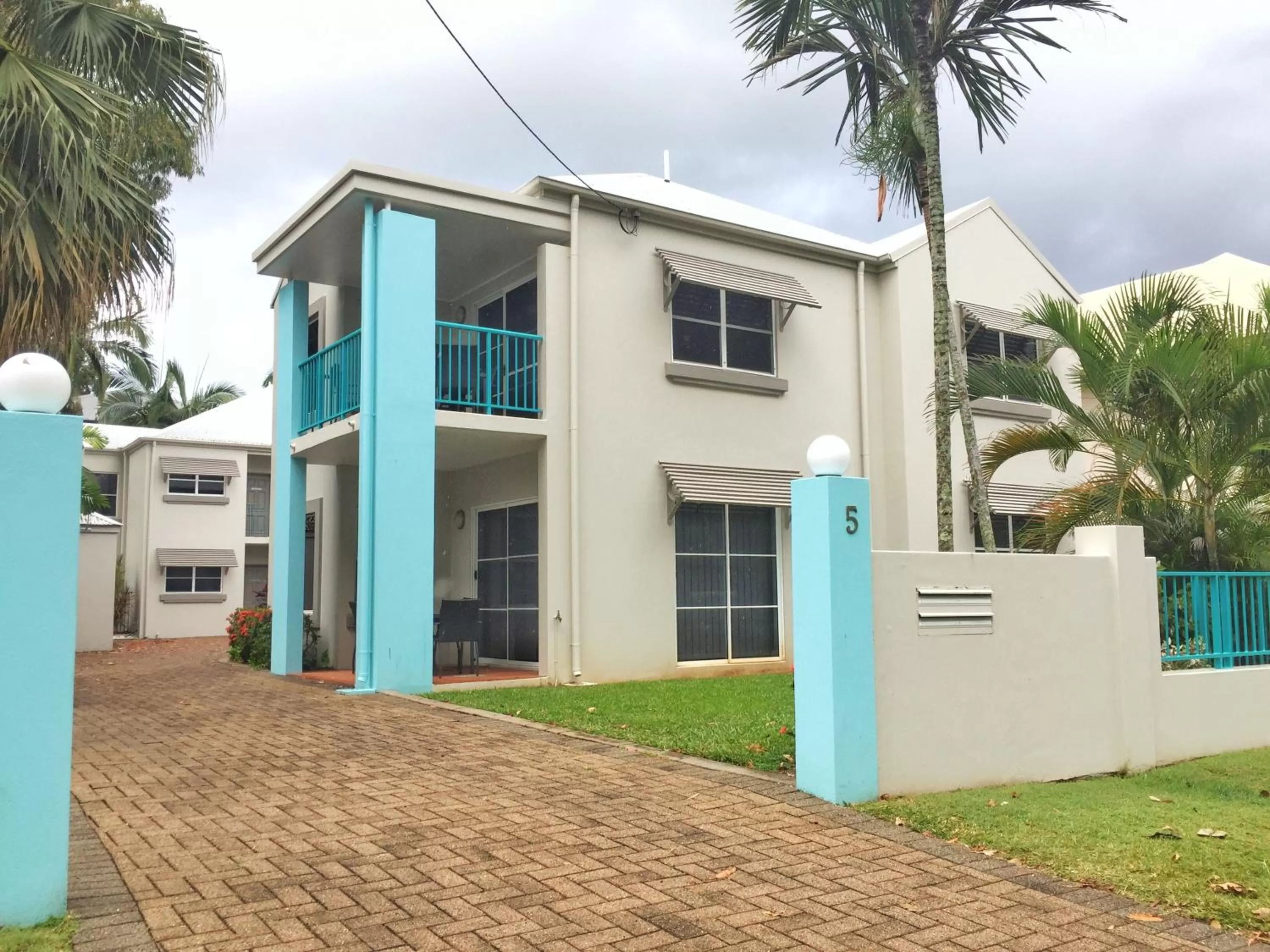 Three-Bedroom Townhouse in The Reef Retreat Palm Cove