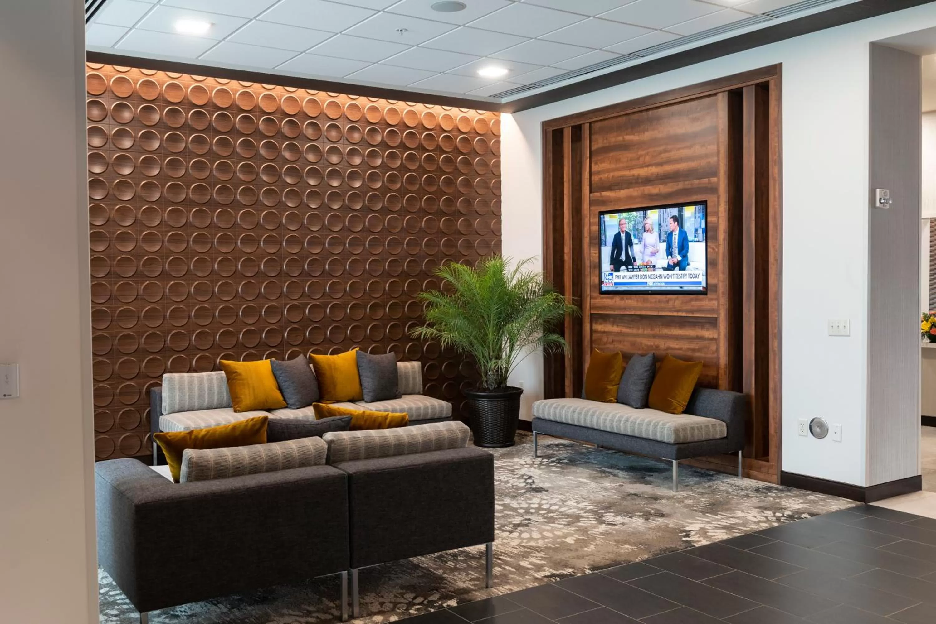 Lobby or reception in Wingate by Wyndham Angola