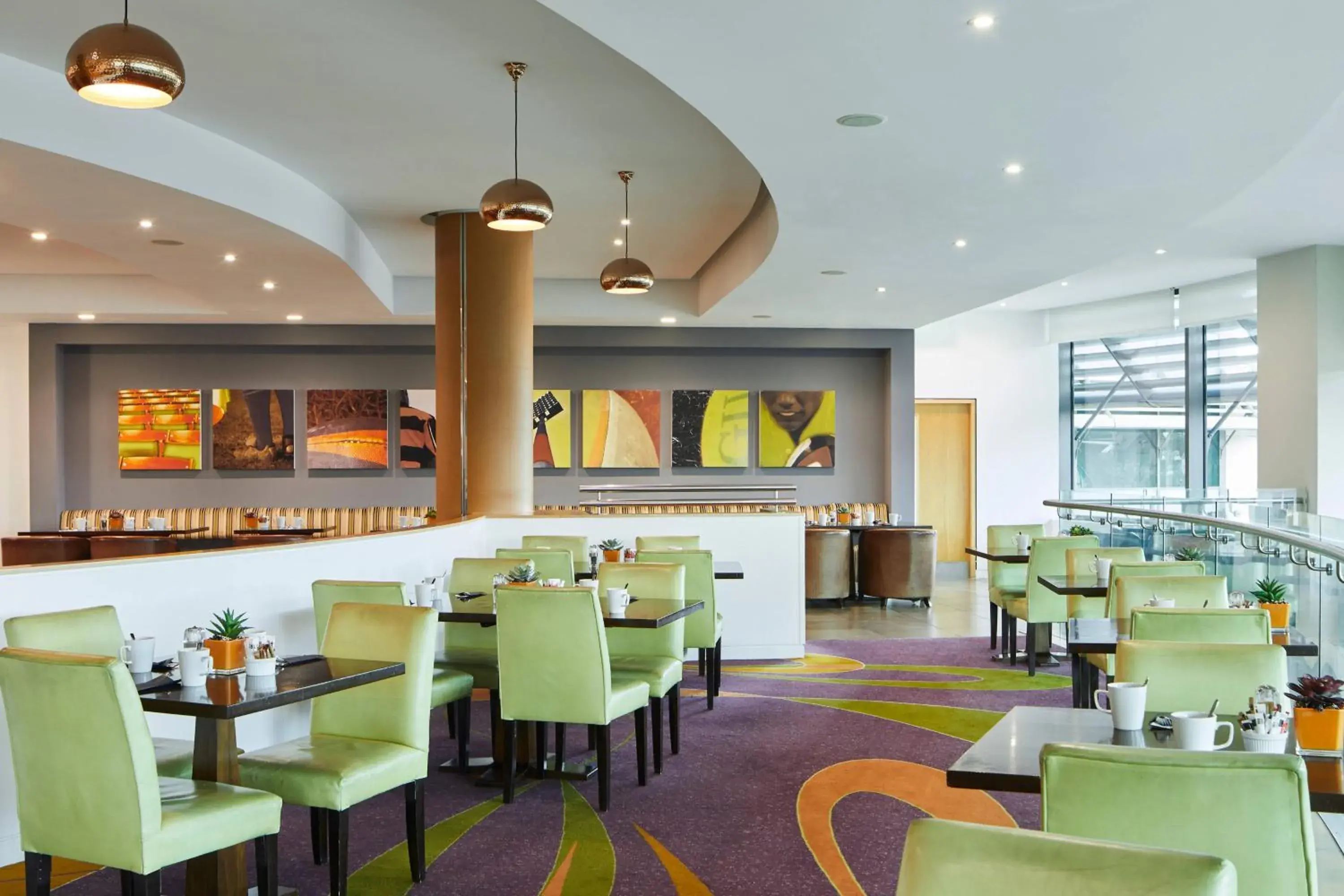 Breakfast, Restaurant/Places to Eat in London Marriott Hotel Twickenham