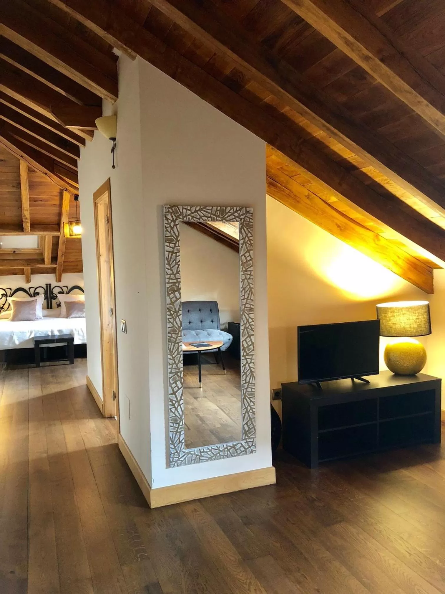 Photo of the whole room, Bed in Palacio de Arce