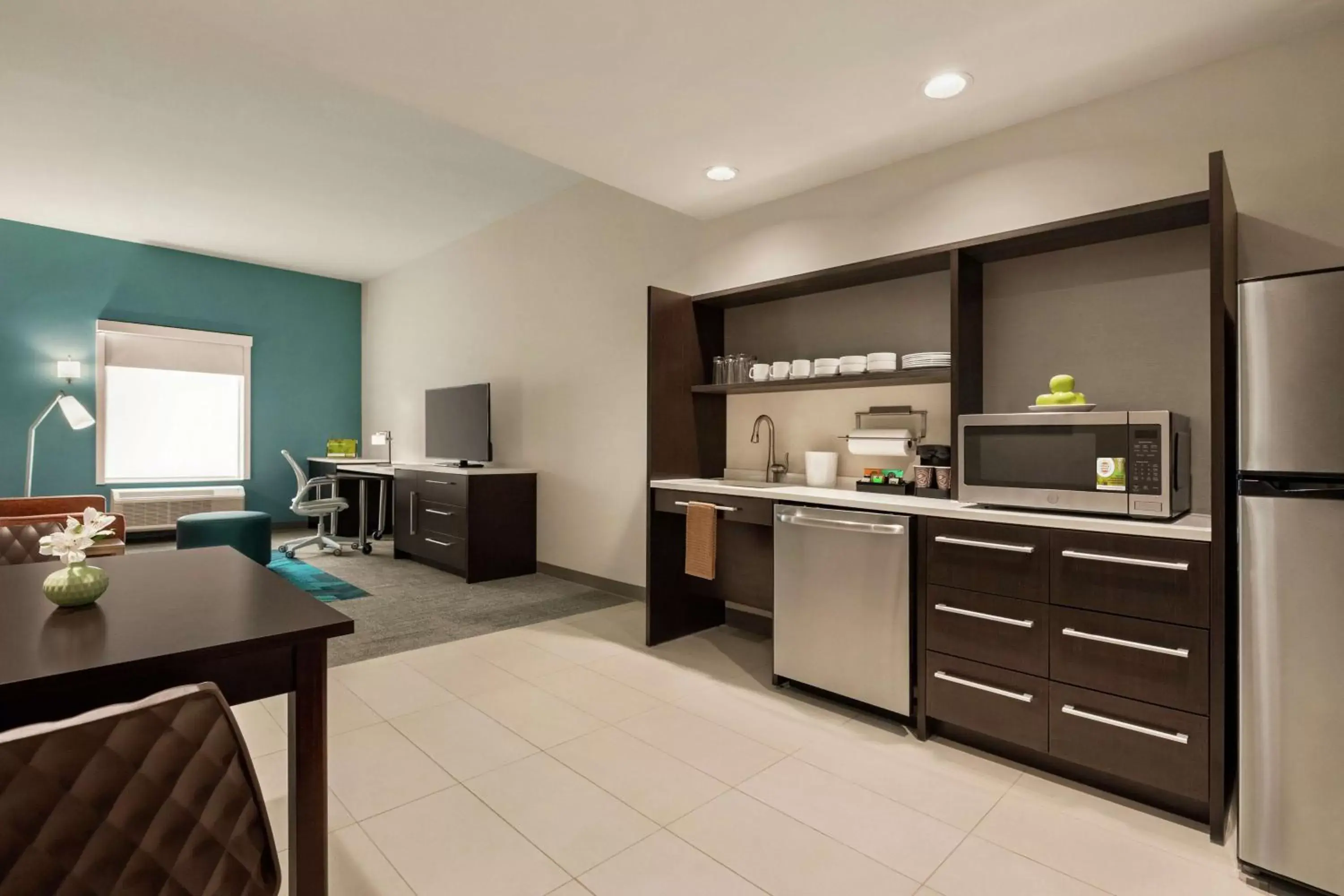 Bedroom, Kitchen/Kitchenette in Home2 Suites By Hilton San Antonio North Stone Oak