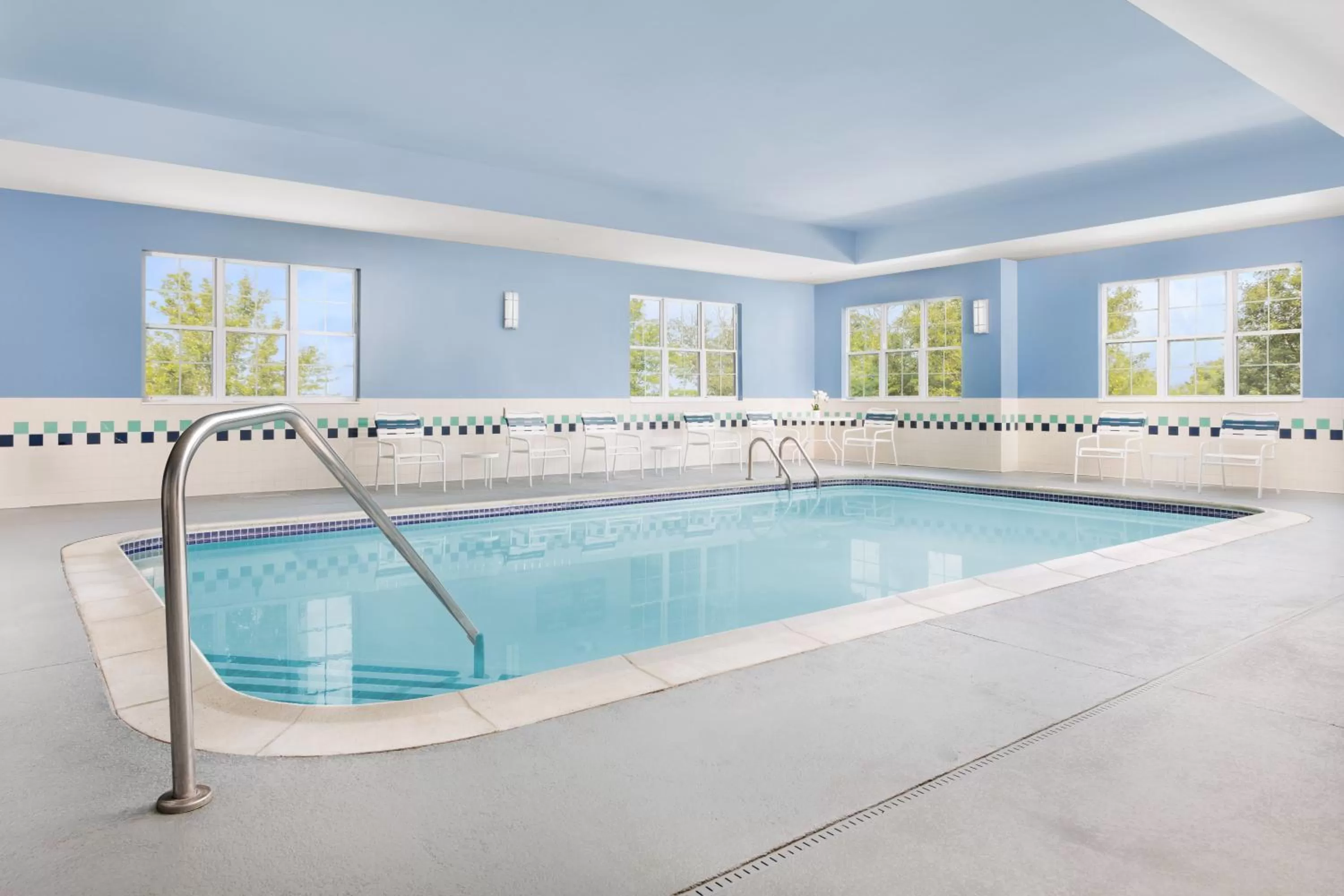 Swimming pool in Homewood Suites by Hilton Portsmouth