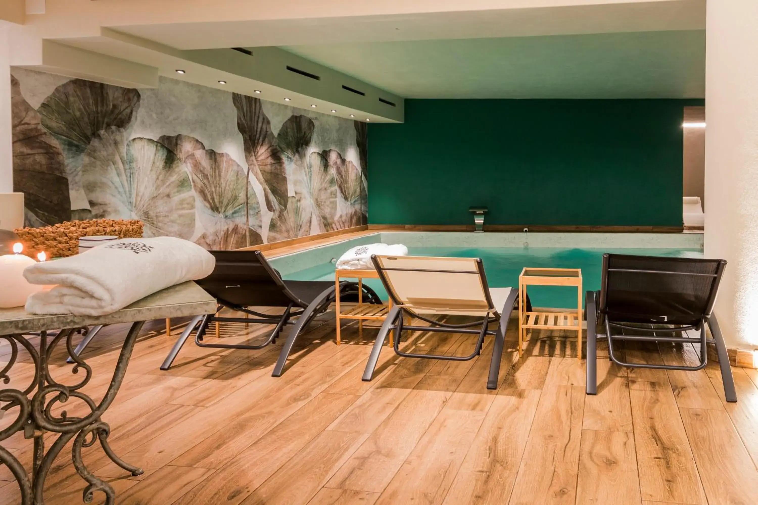 Swimming pool in Mediterraneo Emotional Hotel & Spa Swimming pool in Mediterraneo Emotional Hotel & Spa