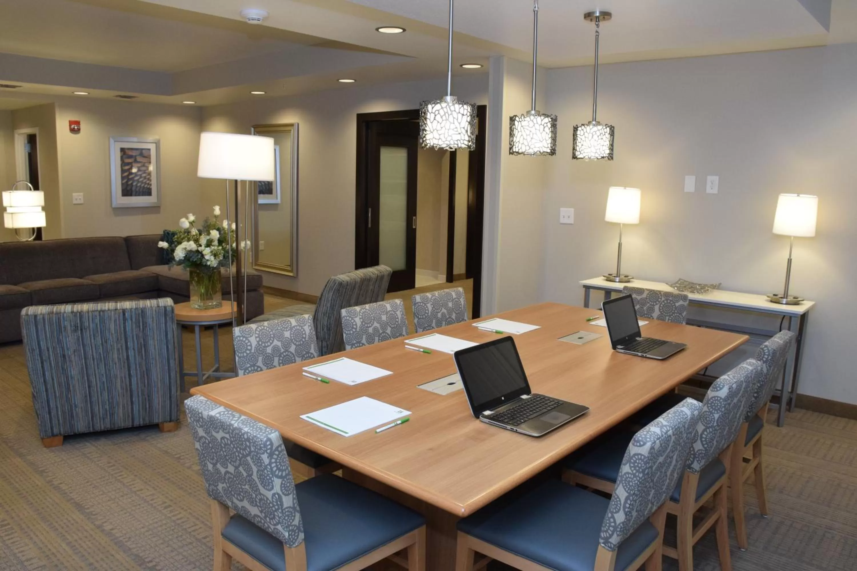 Photo of the whole room in Holiday Inn Cincinnati North West Chester by IHG