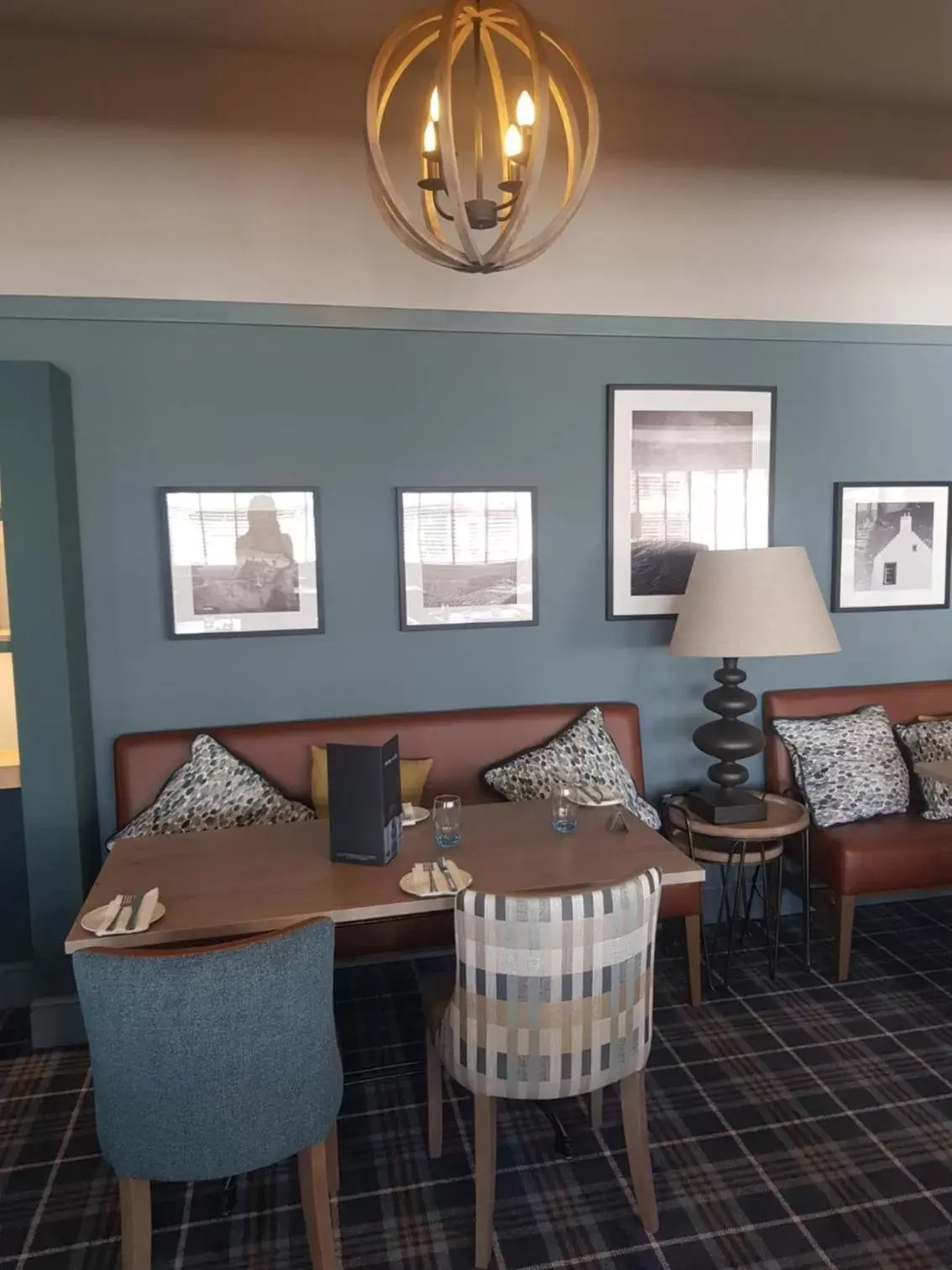 Restaurant/places to eat in Dunmuir Hotel