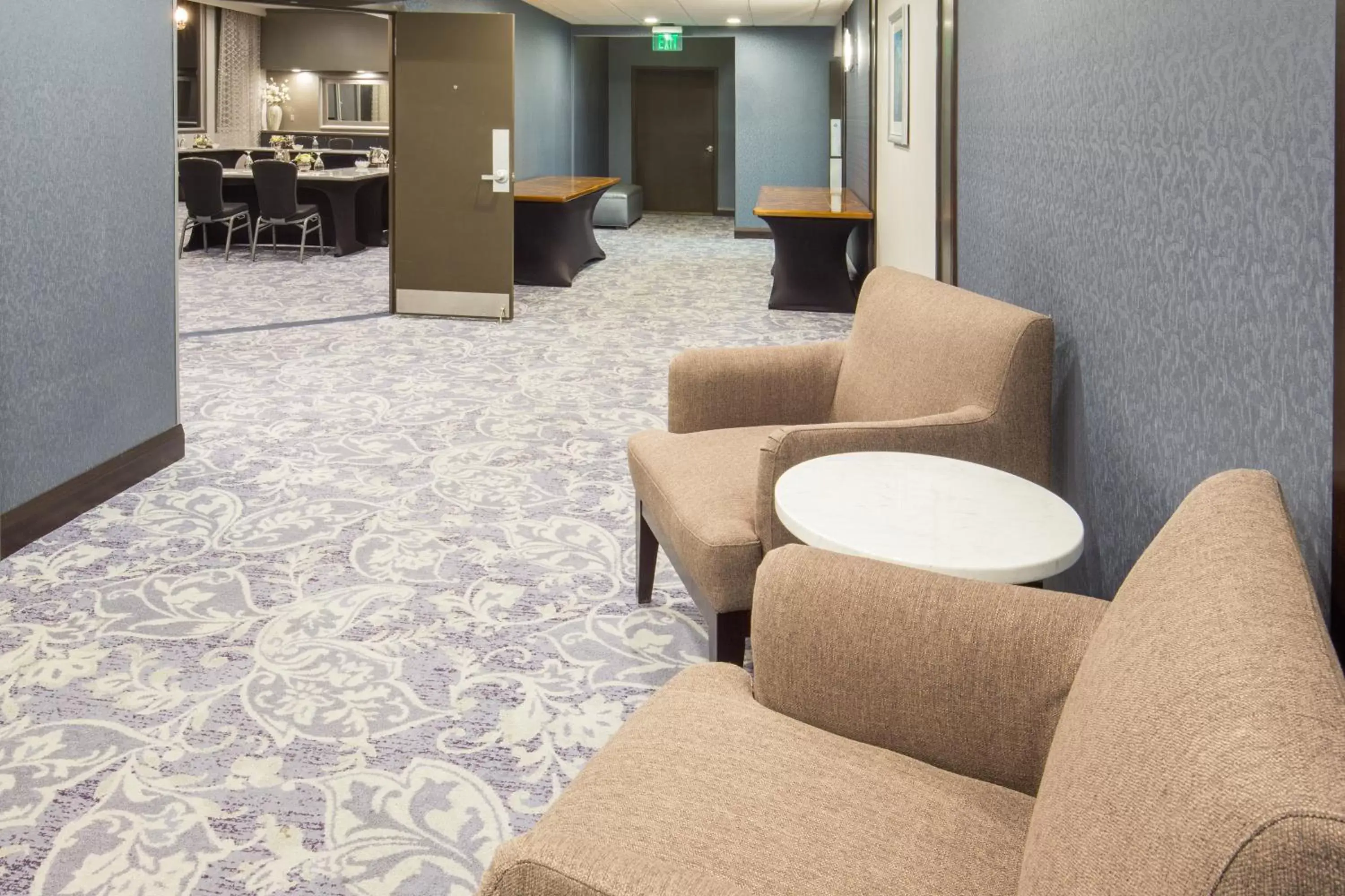 Meeting/conference room, Seating Area in Crowne Plaza Seattle Airport, an IHG Hotel