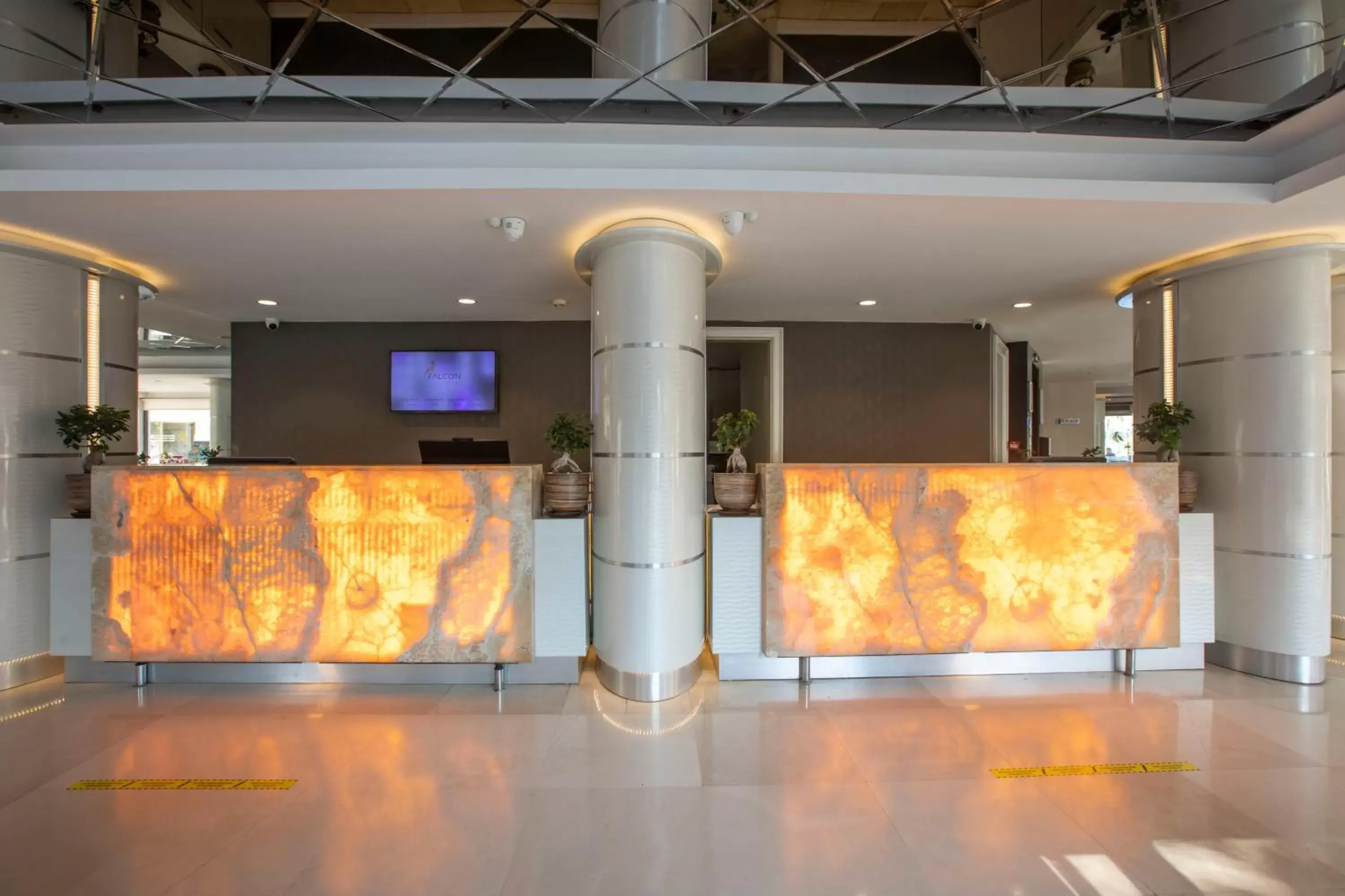 Lobby or reception, Lobby/Reception in Falcon Hotel