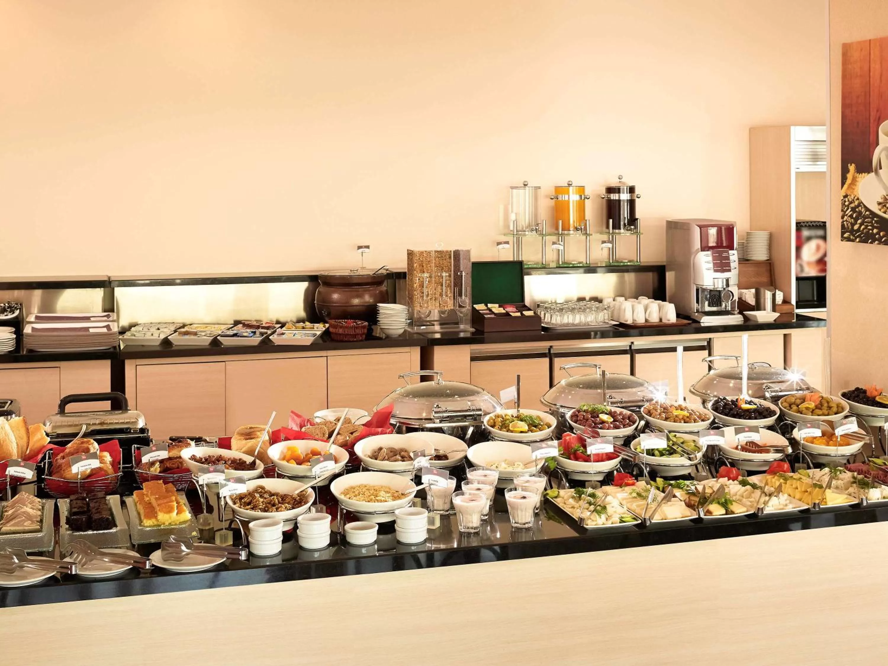 Restaurant/places to eat in Ibis Eskisehir