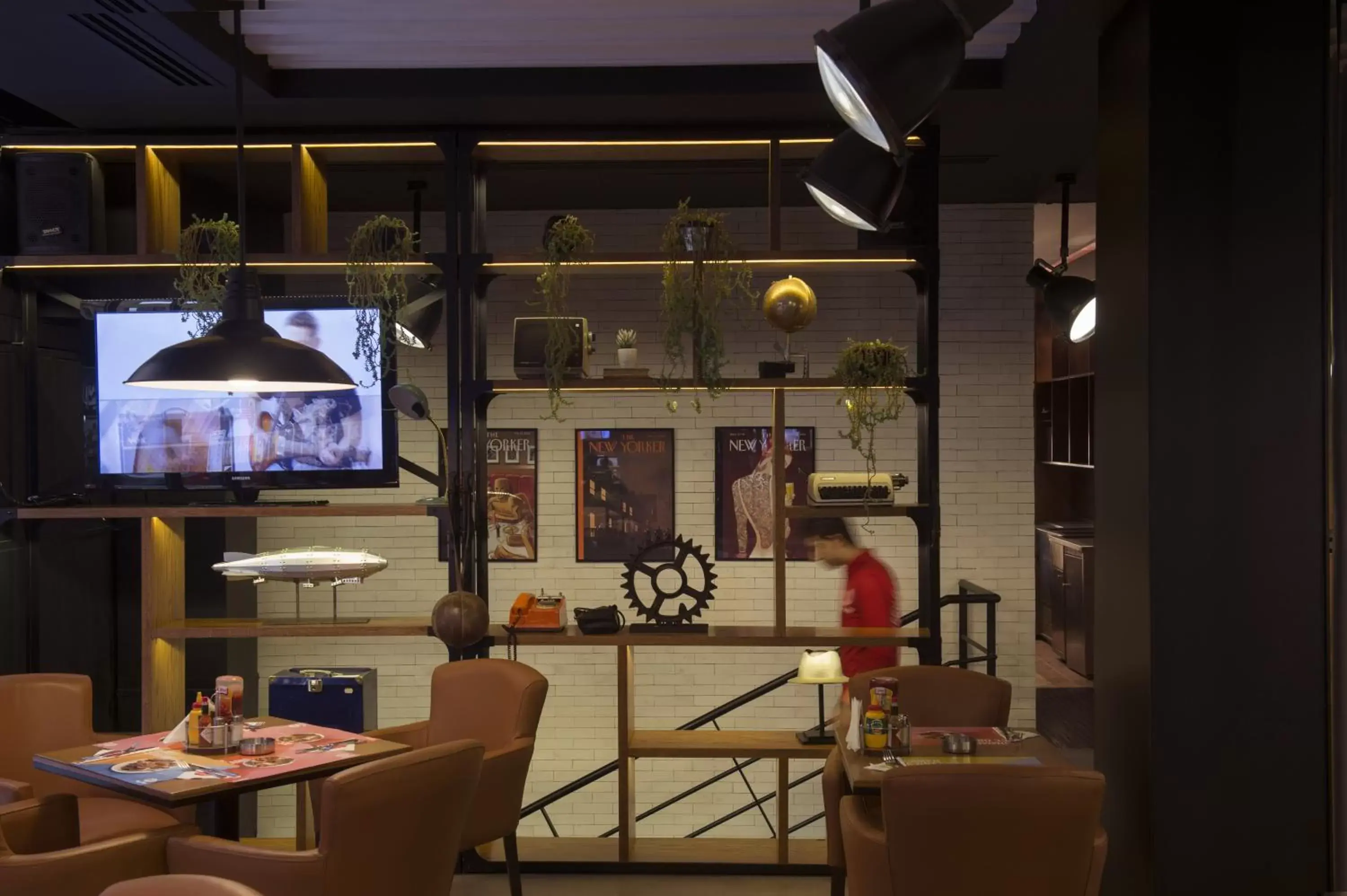 Restaurant/places to eat in Plaza Hotel Beirut Restaurant/places to eat in Plaza Hotel Beirut