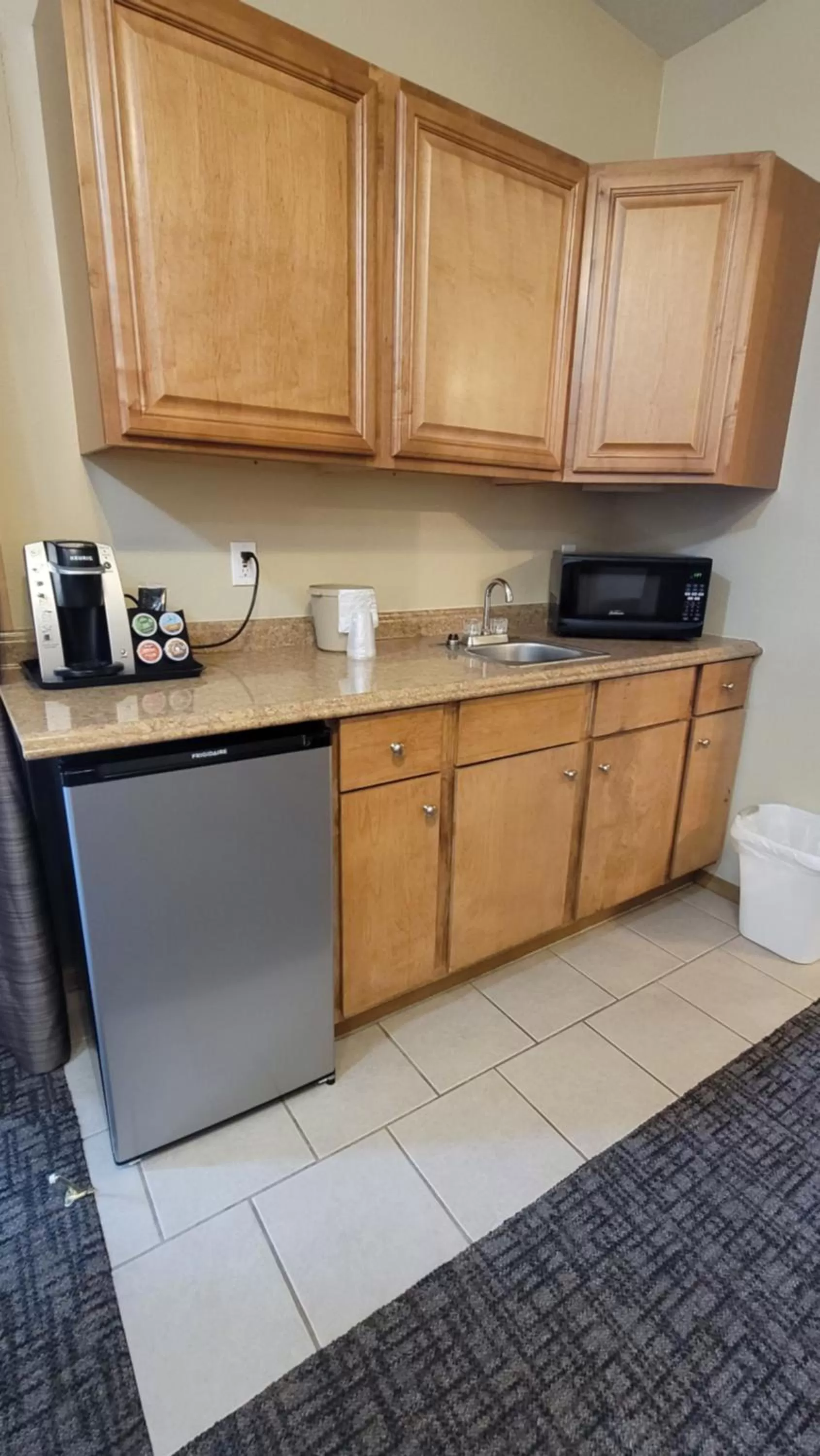 Riverfront Motel & Cabins