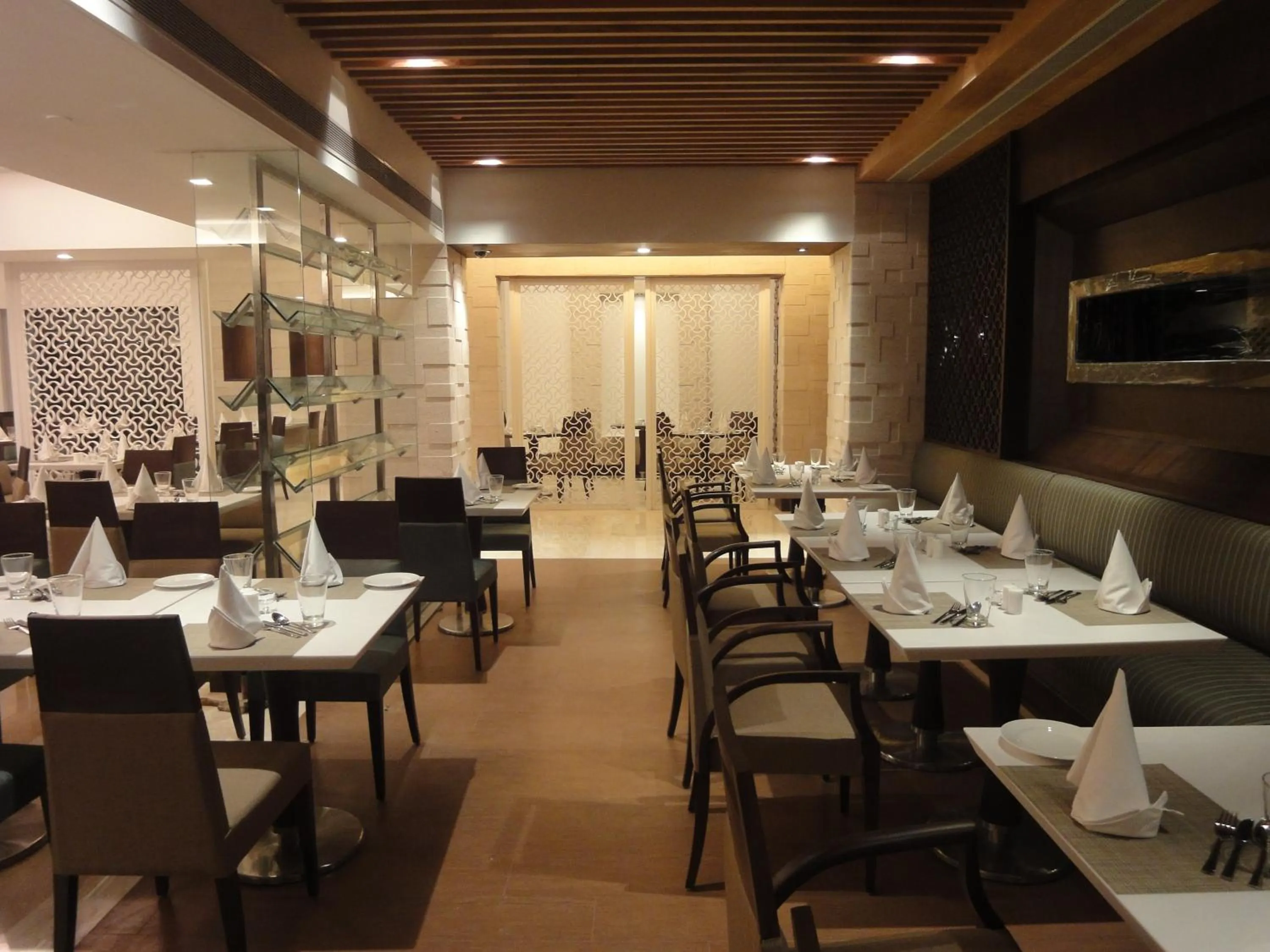 Restaurant/places to eat in Radisson Hotel Varanasi