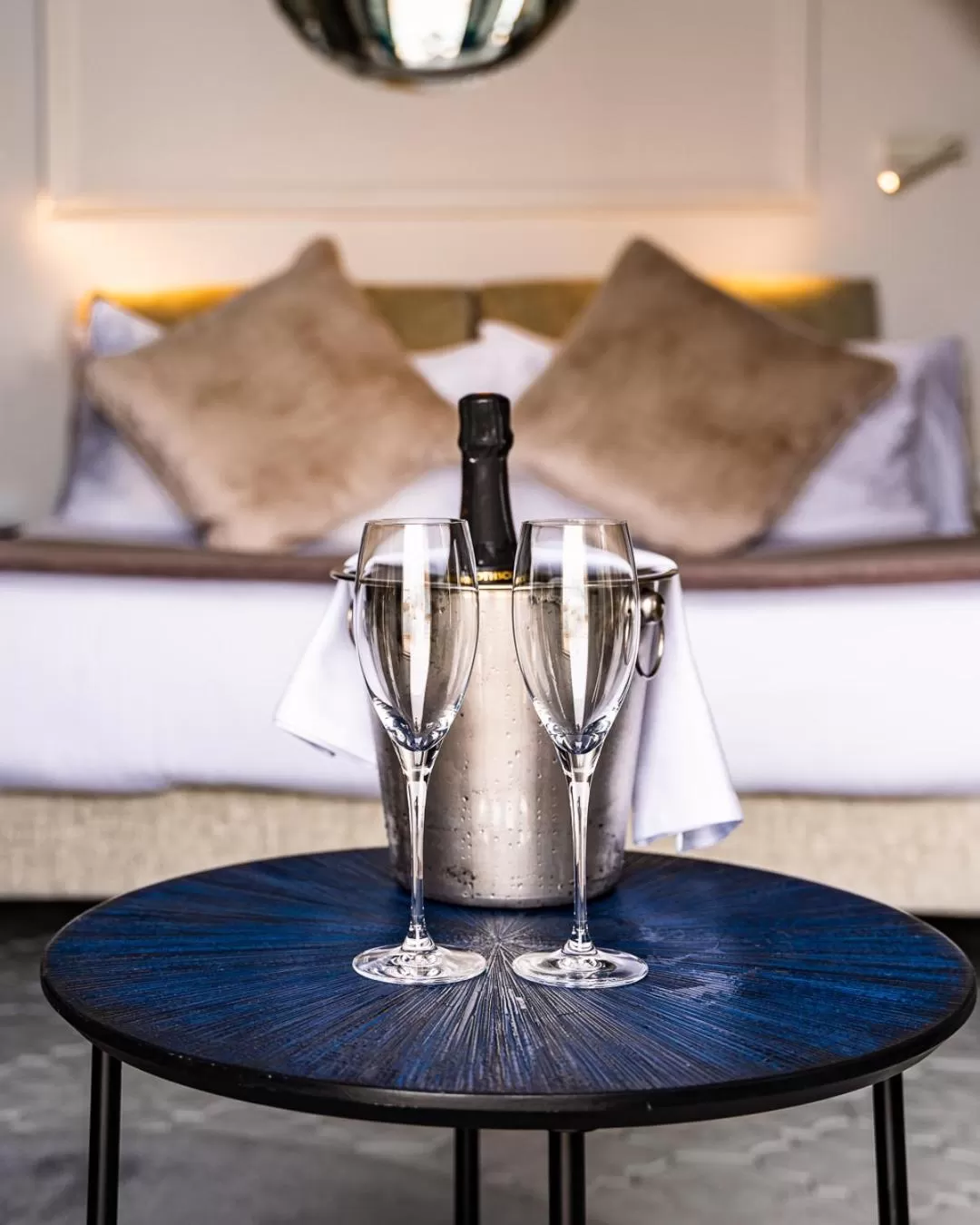 Drinks, Bed in Iniala Harbour House