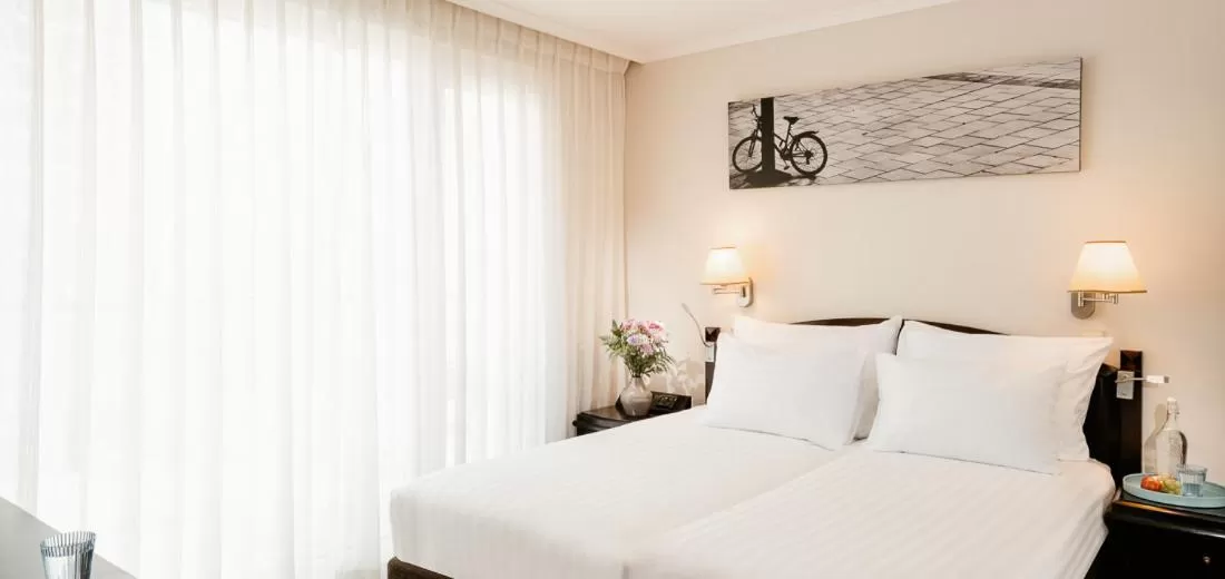 Bedroom, Bed in Crowne Plaza Tel Aviv Beach by IHG