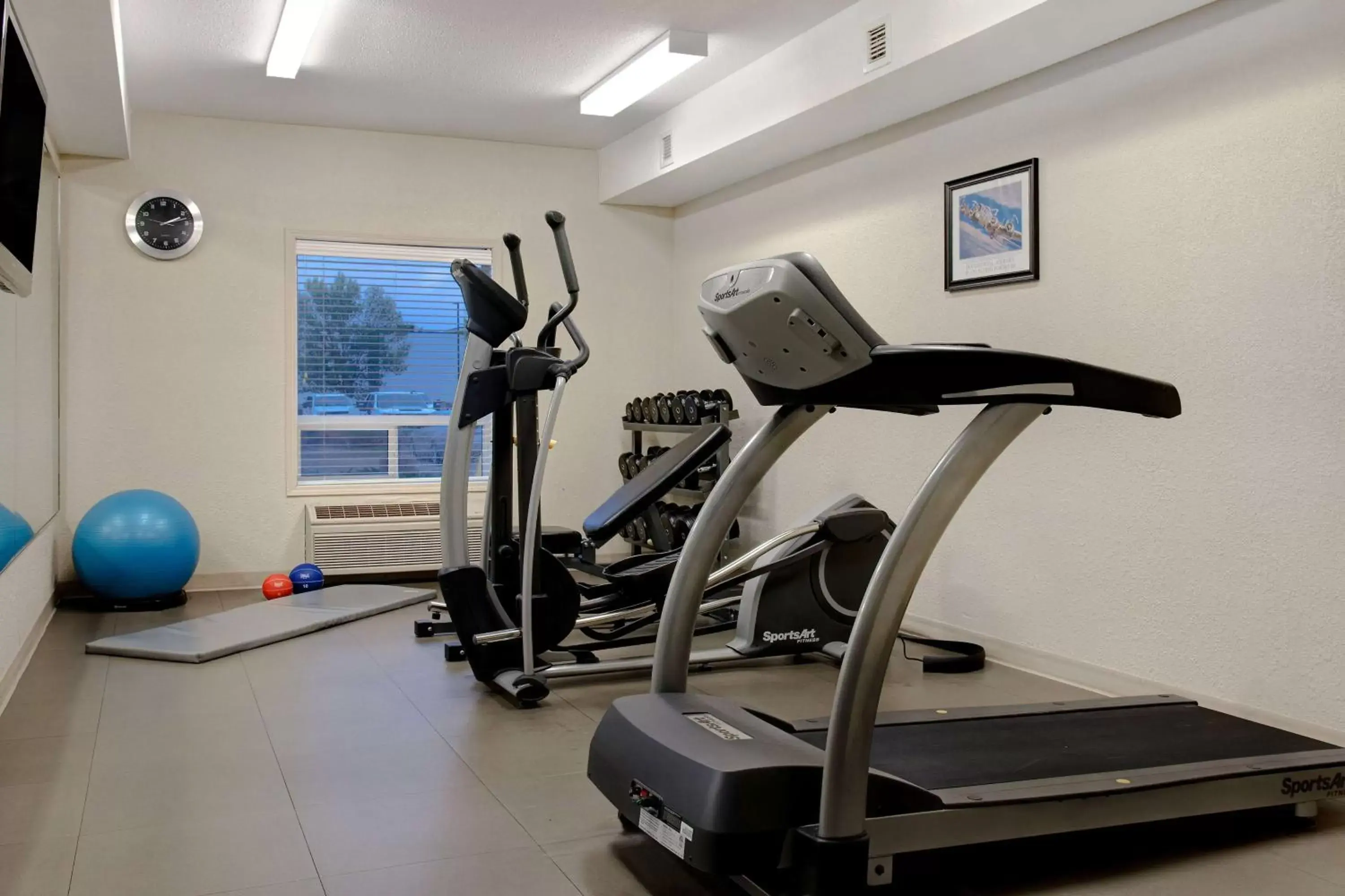 Fitness Center/Facilities in Days Inn by Wyndham Medicine Hat