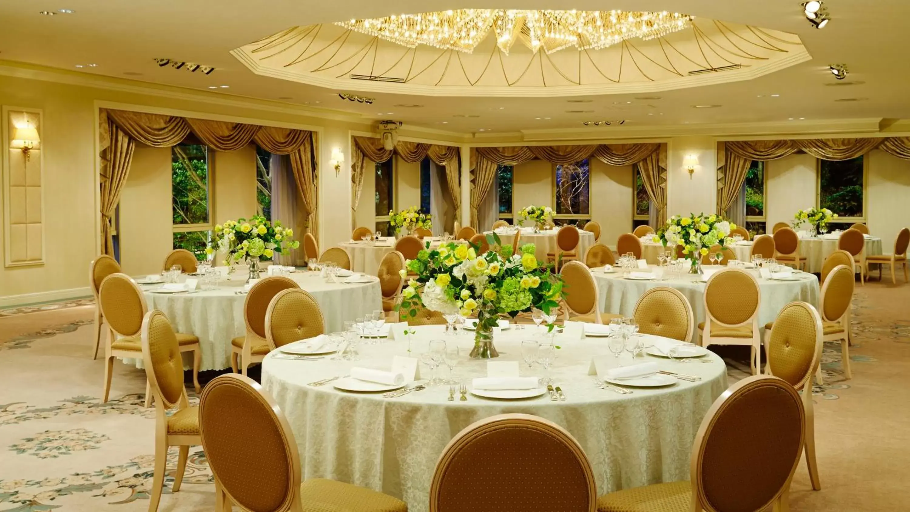 Banquet/Function facilities, Restaurant/Places to Eat in RIHGA Royal Hotel Osaka