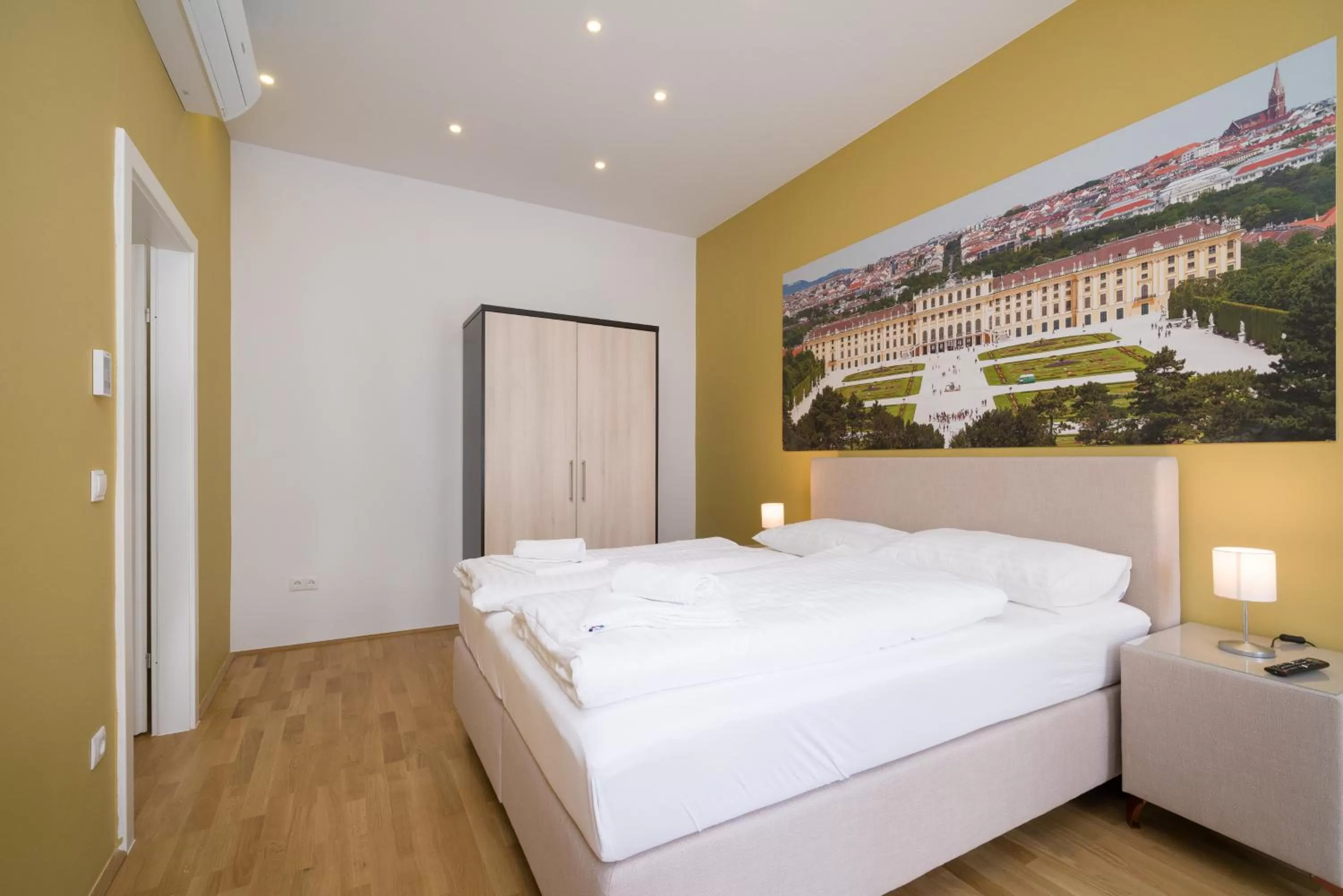 Bed in Vienna Stay Apartments or Rooms 1050