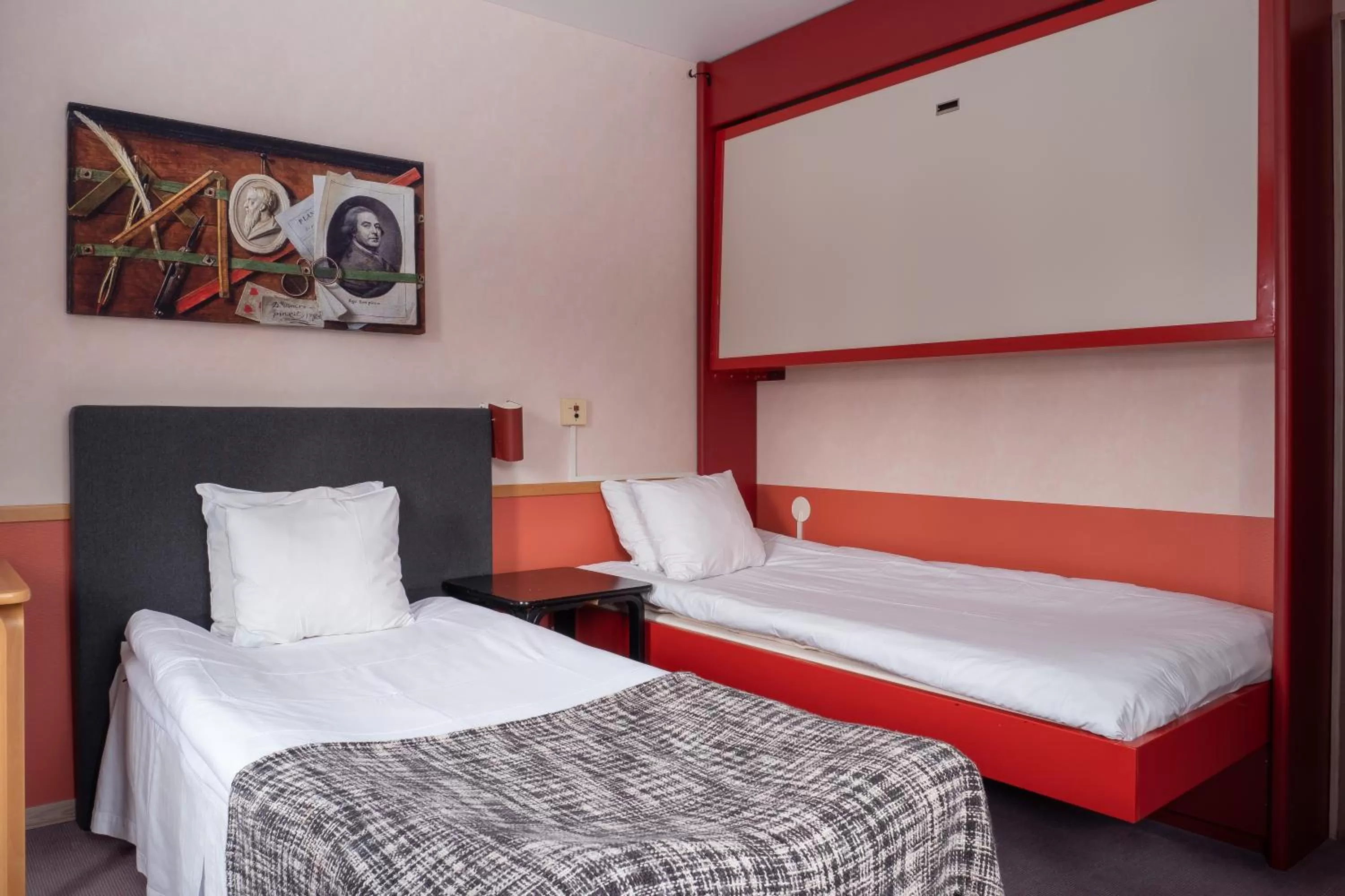 Bed in Karstorp Säteri – Hotell och Konferens