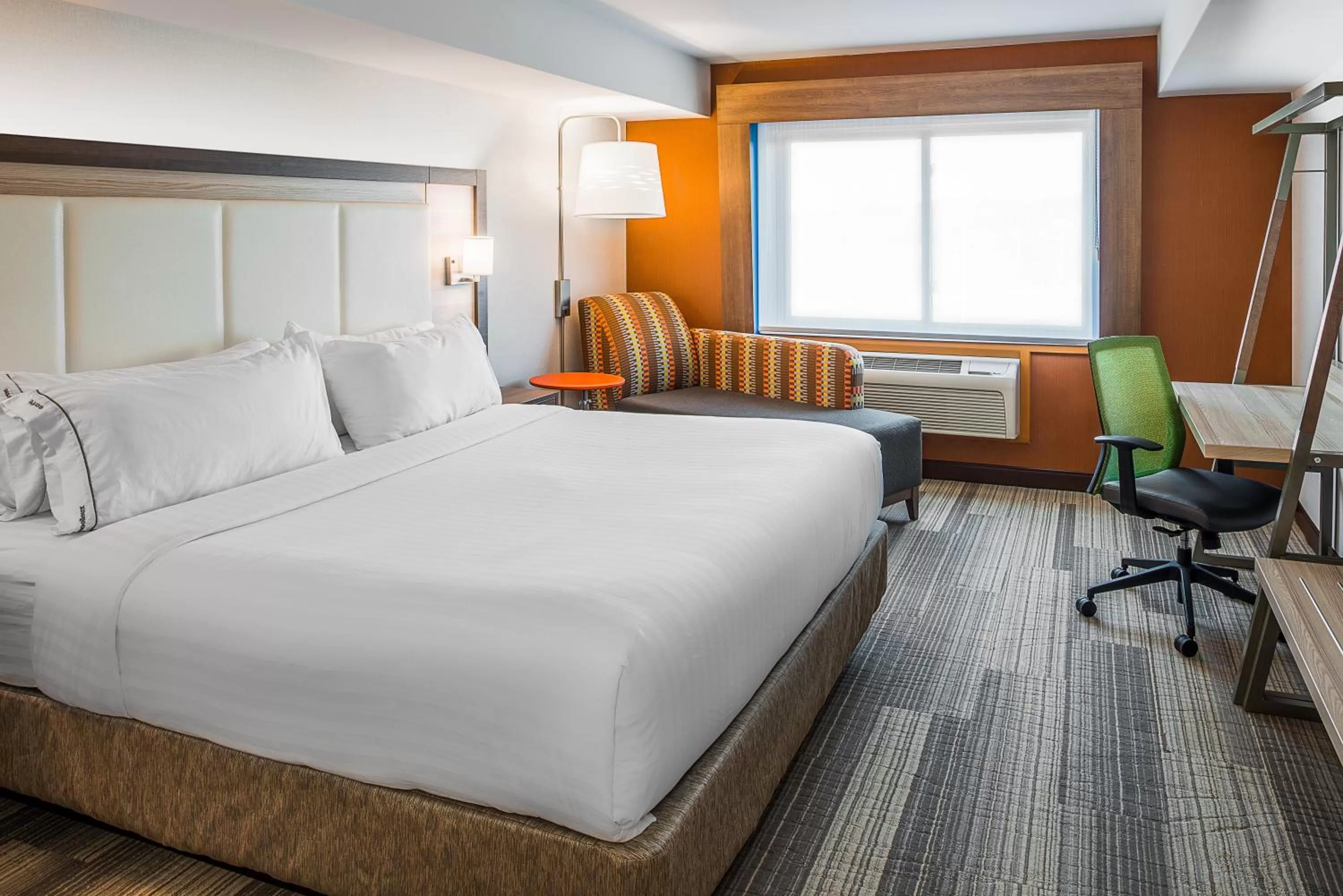 Photo of the whole room, Bed in Holiday Inn Express & Suites S Lake Buena Vista by IHG