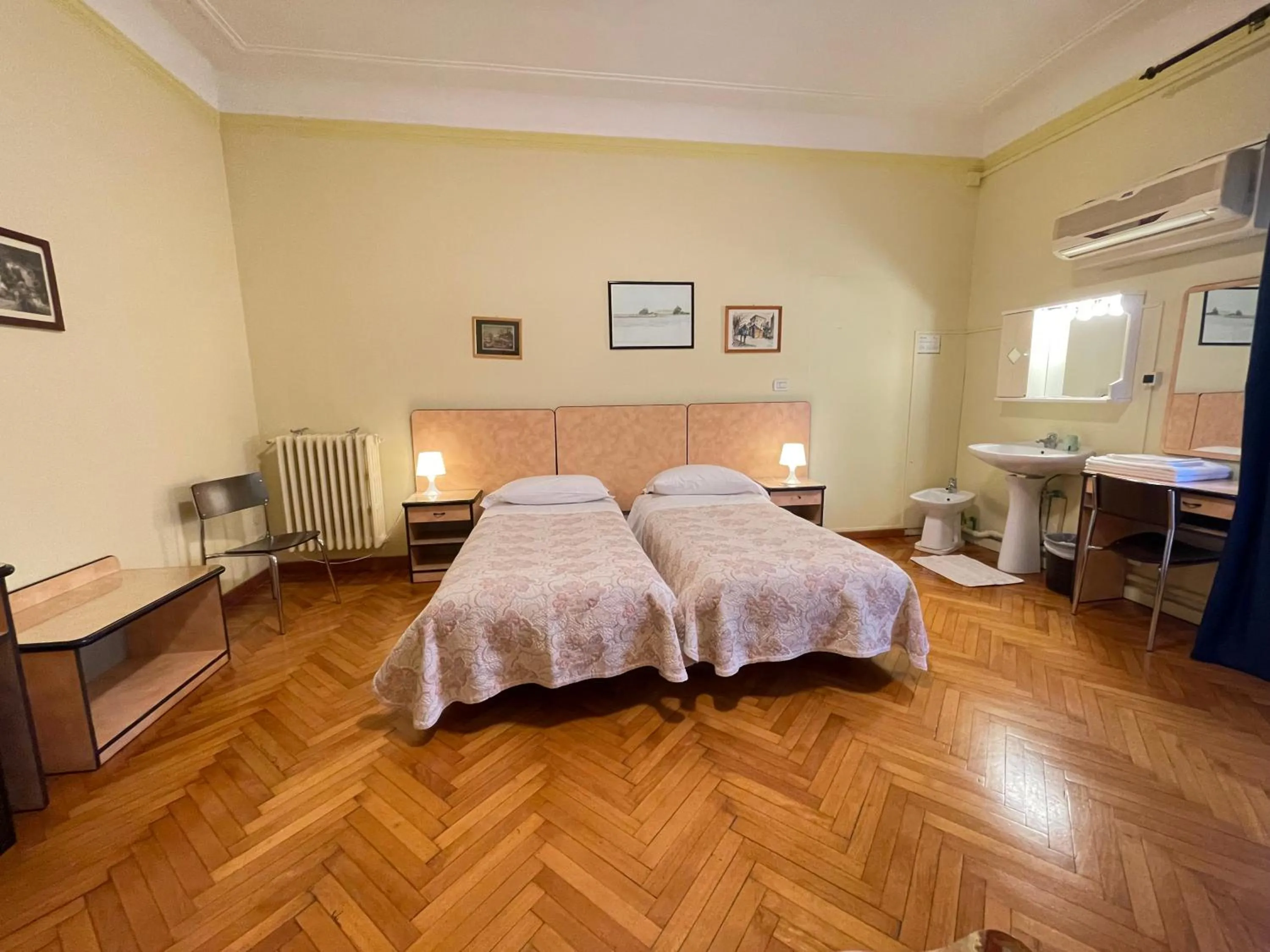 View (from property/room), Bed in Hotel Panorama Bologna Centro