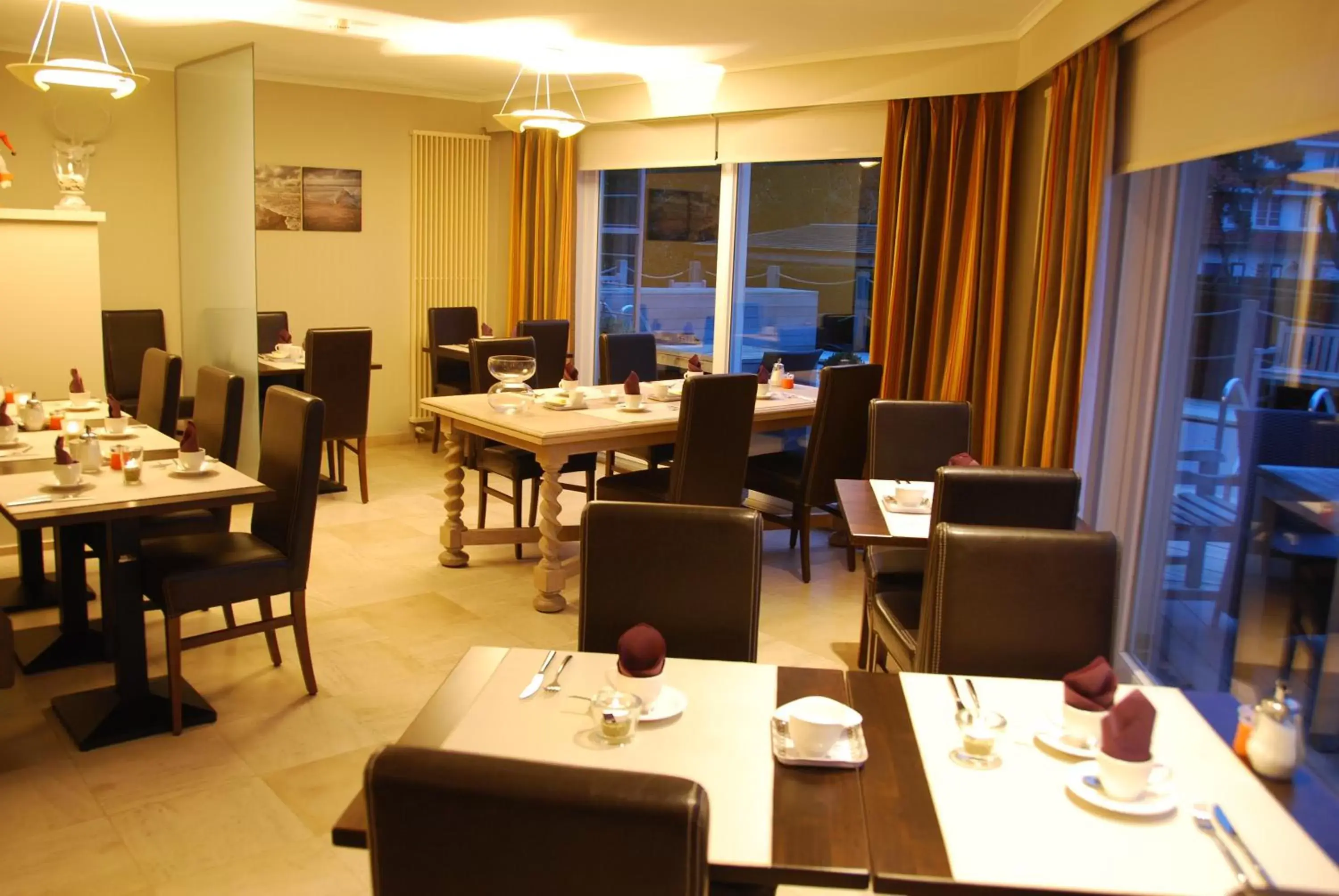 Restaurant/Places to Eat in Hotel Rubens