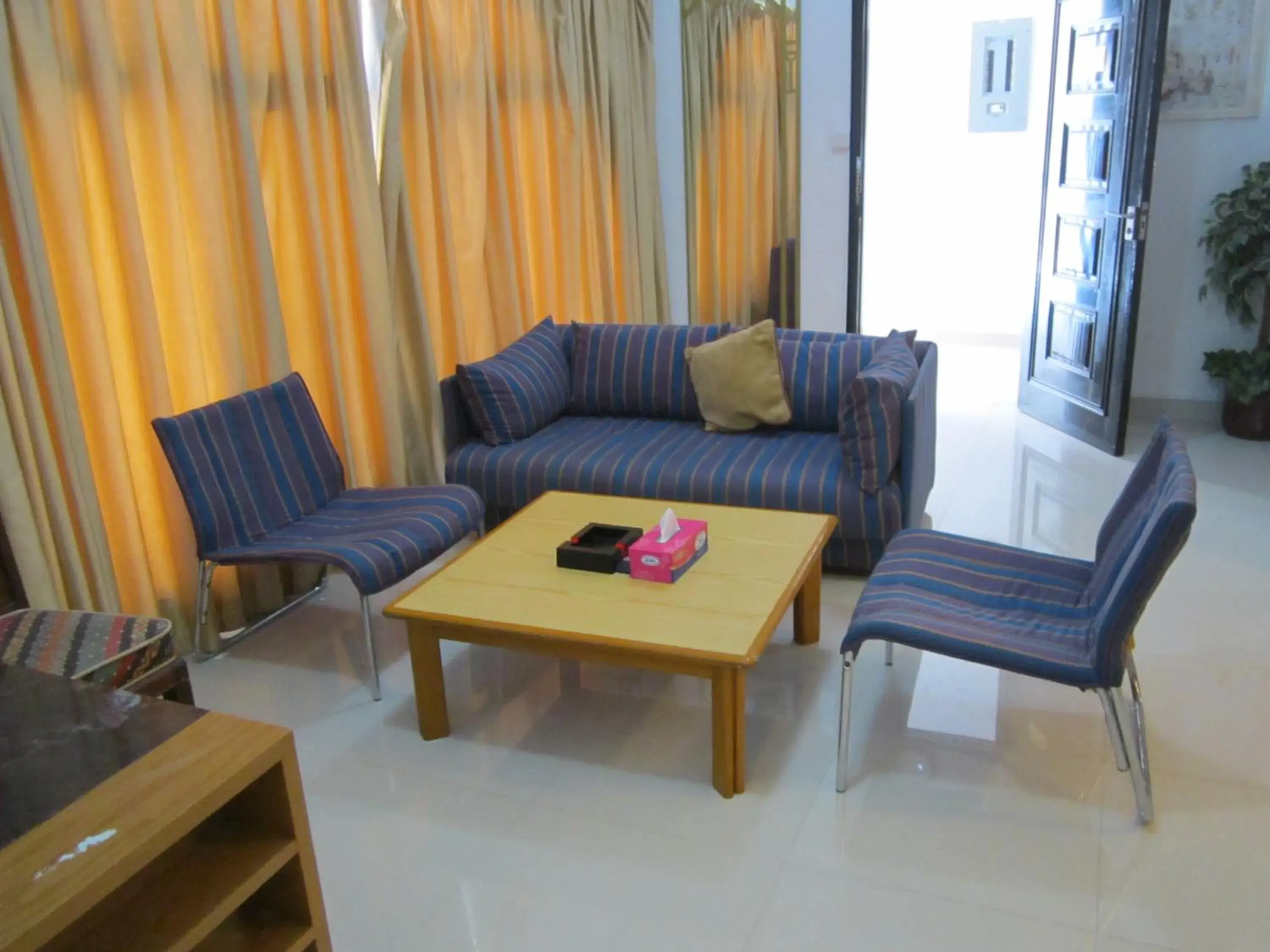 Living room, Seating Area in Qurum Beach Hotel