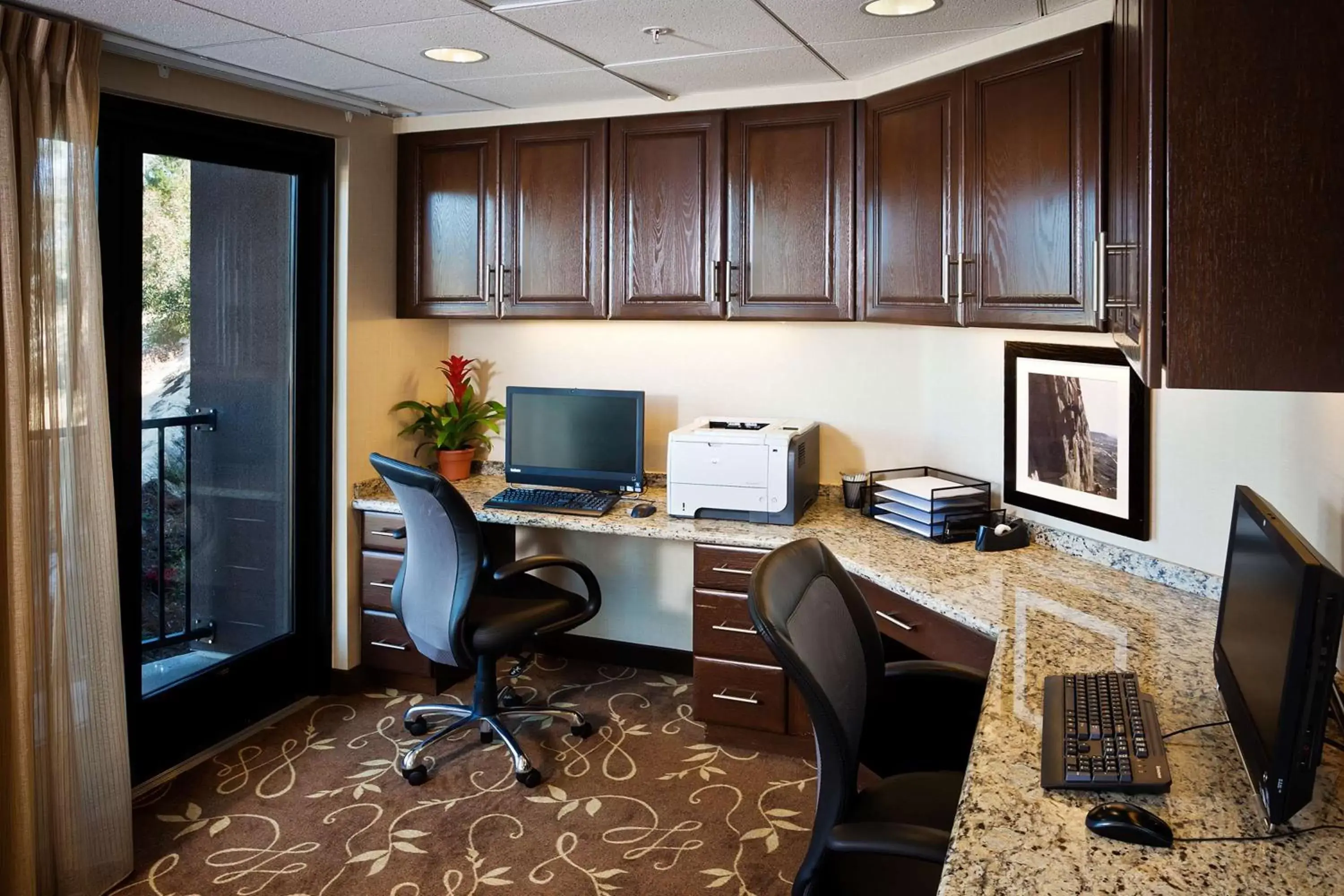 Business facilities, Business Area/Conference Room in Hampton Inn & Suites Arroyo Grande