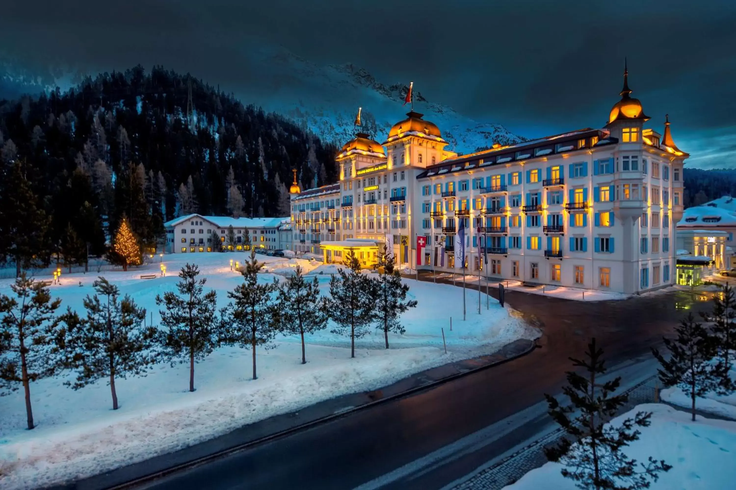 Property building, Winter in Grand Hotel des Bains Kempinski